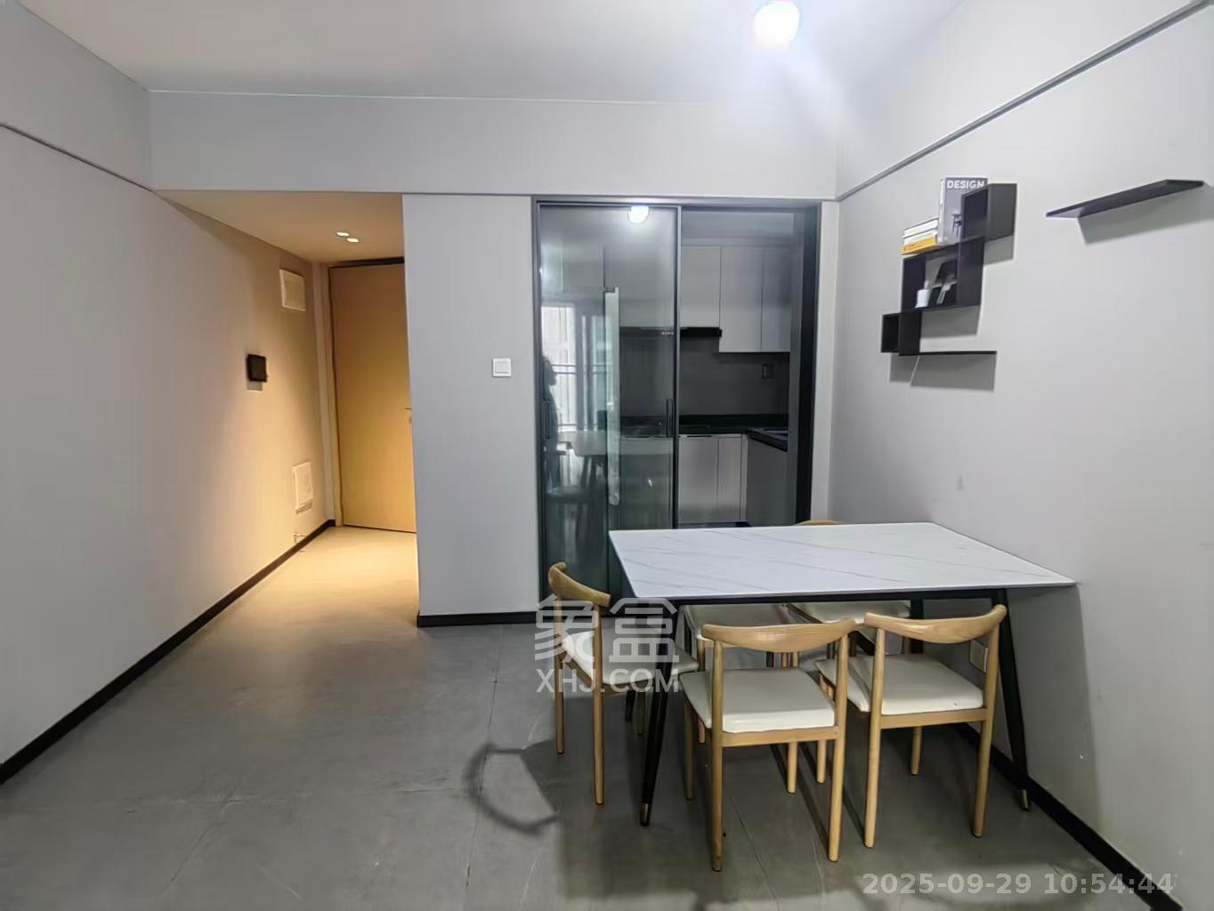 时代倾城.时代遇见 4室2厅2卫 2500.0元/月 时代倾城.时代遇见 4室2厅2卫 2500.0元/月室内图