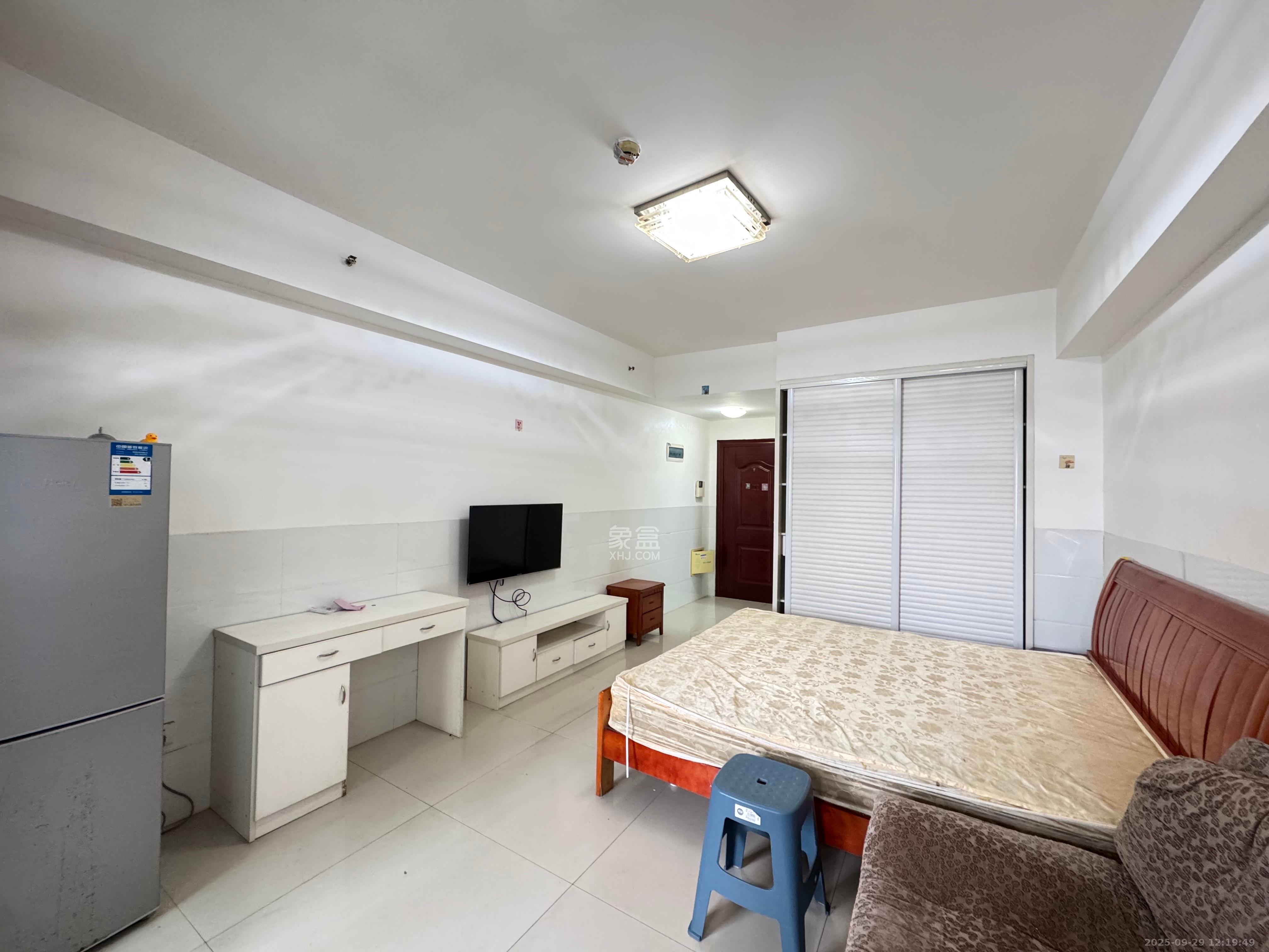 同鑫家园 1室1厅1卫 1400.0元/月 同鑫家园 1室1厅1卫 1400.0元/月室内图