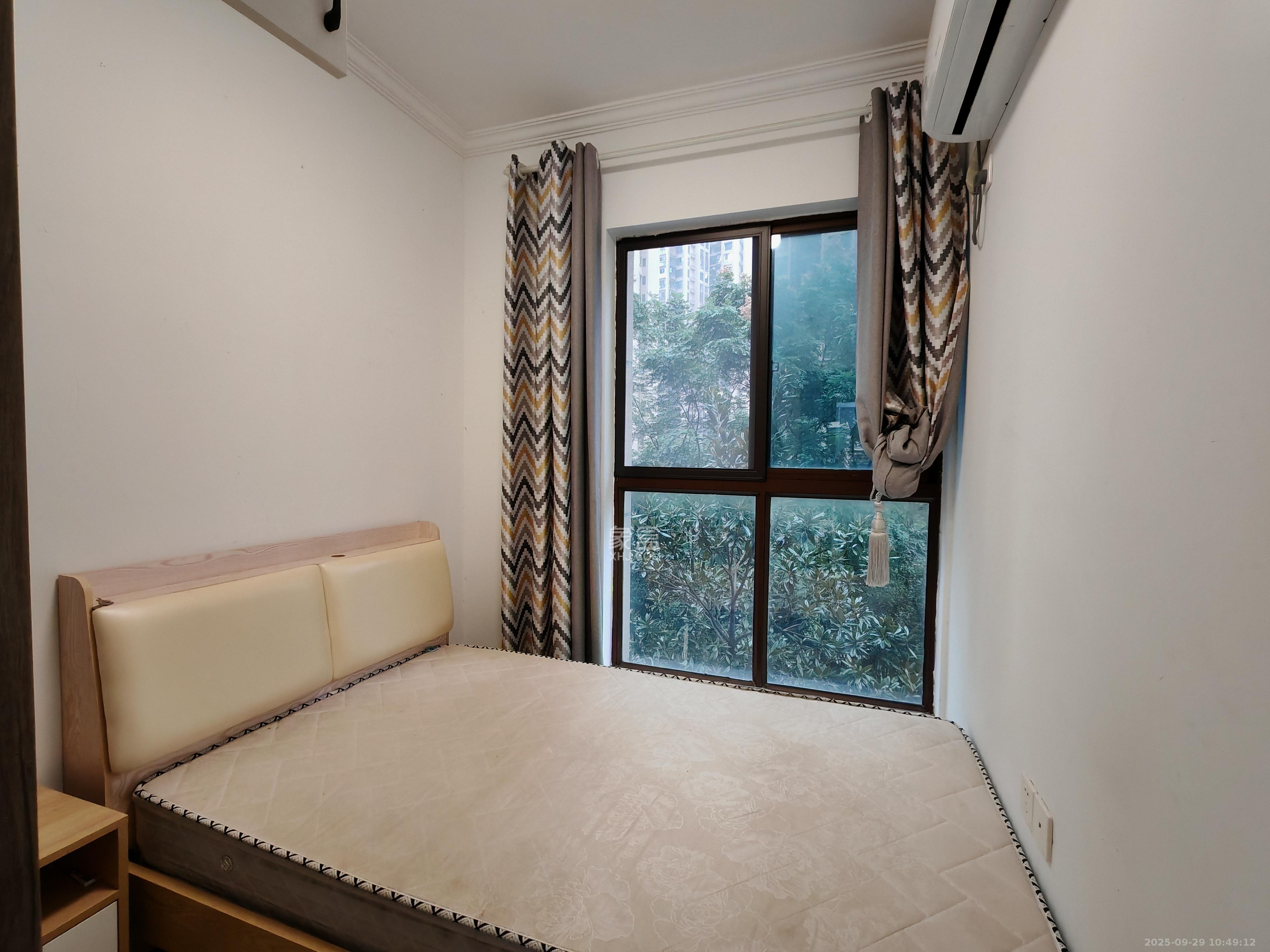 星月绿洲  6室2厅3卫    4800.0元/月室内图