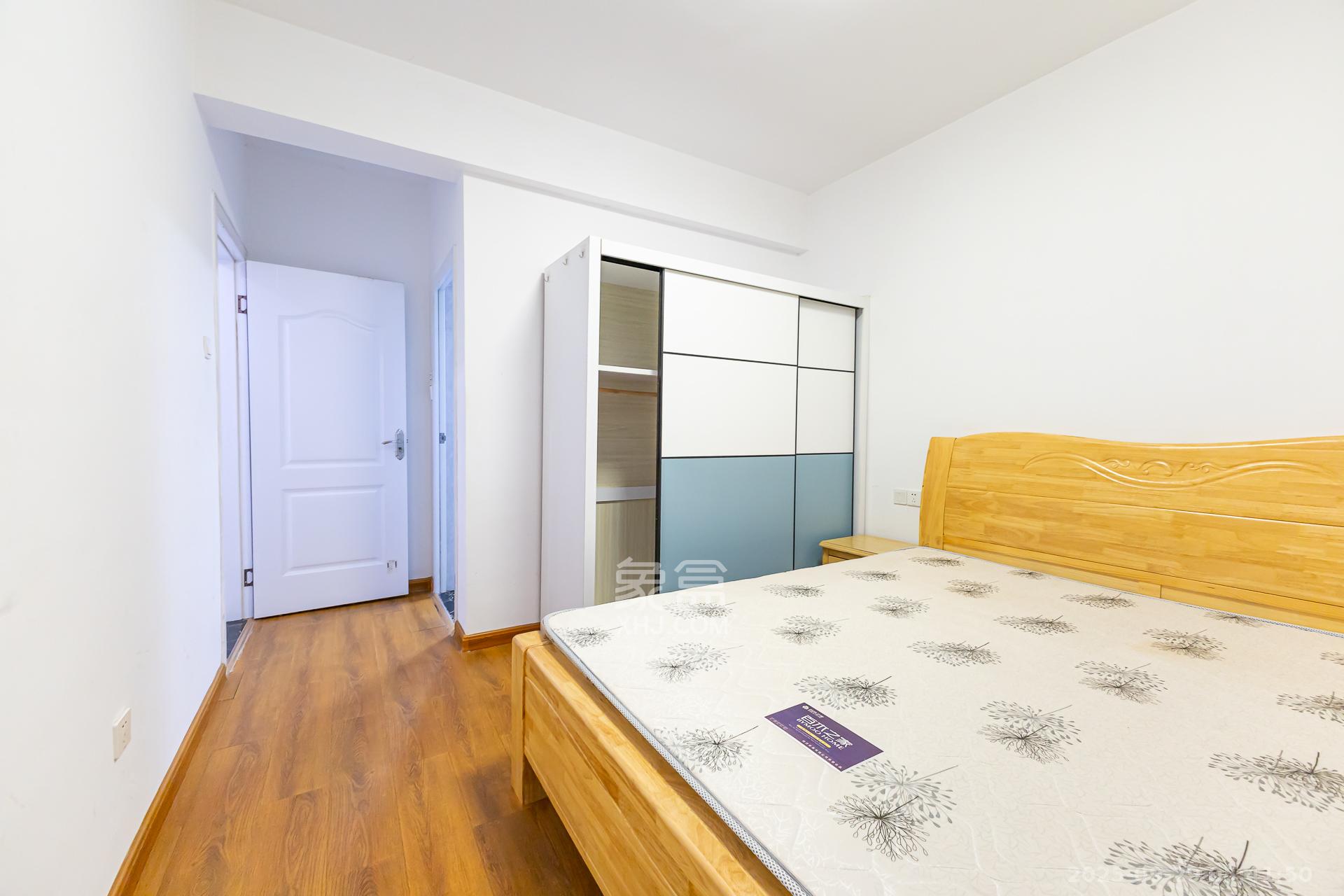 勤诚达境界城 3室2厅2卫 92.0万 勤诚达境界城 3室2厅2卫 92.0万卧室