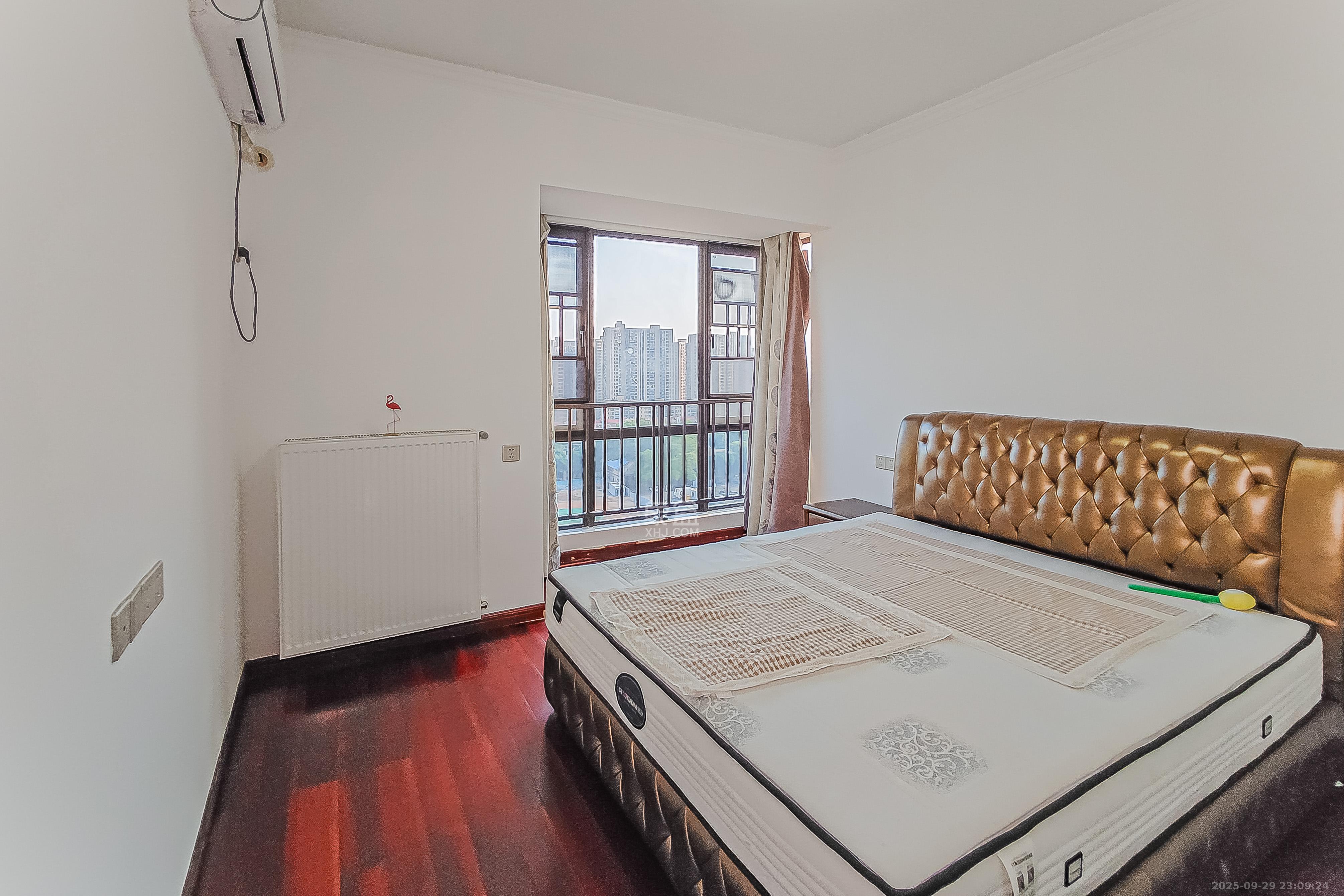 通用时代国际社区 3室2厅2卫 158.0万 通用时代国际社区 3室2厅2卫 158.0万卧室