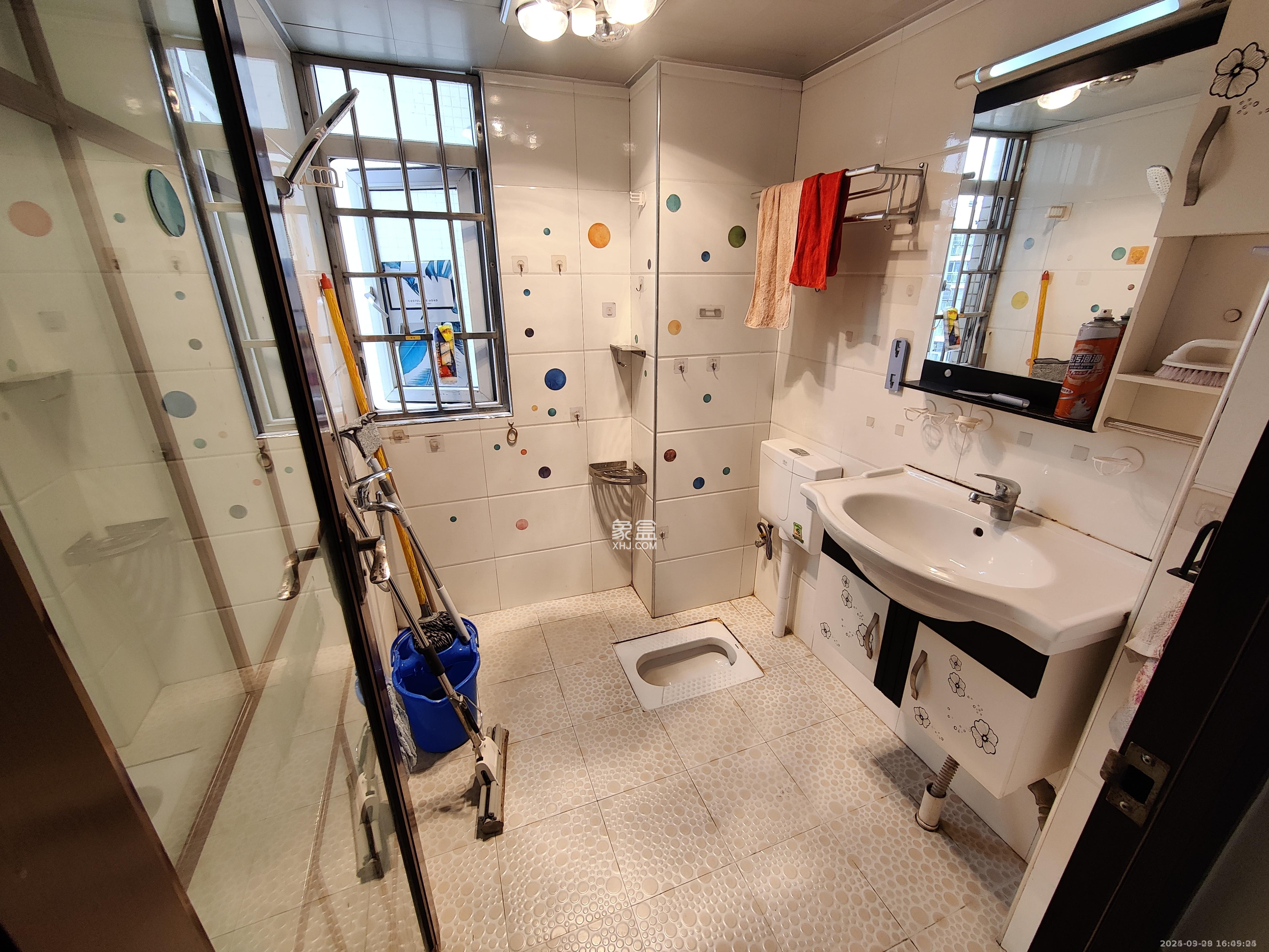 嘉宇盛世华章 2室2厅1卫 2400.0元/月 嘉宇盛世华章 2室2厅1卫 2400.0元/月室内图