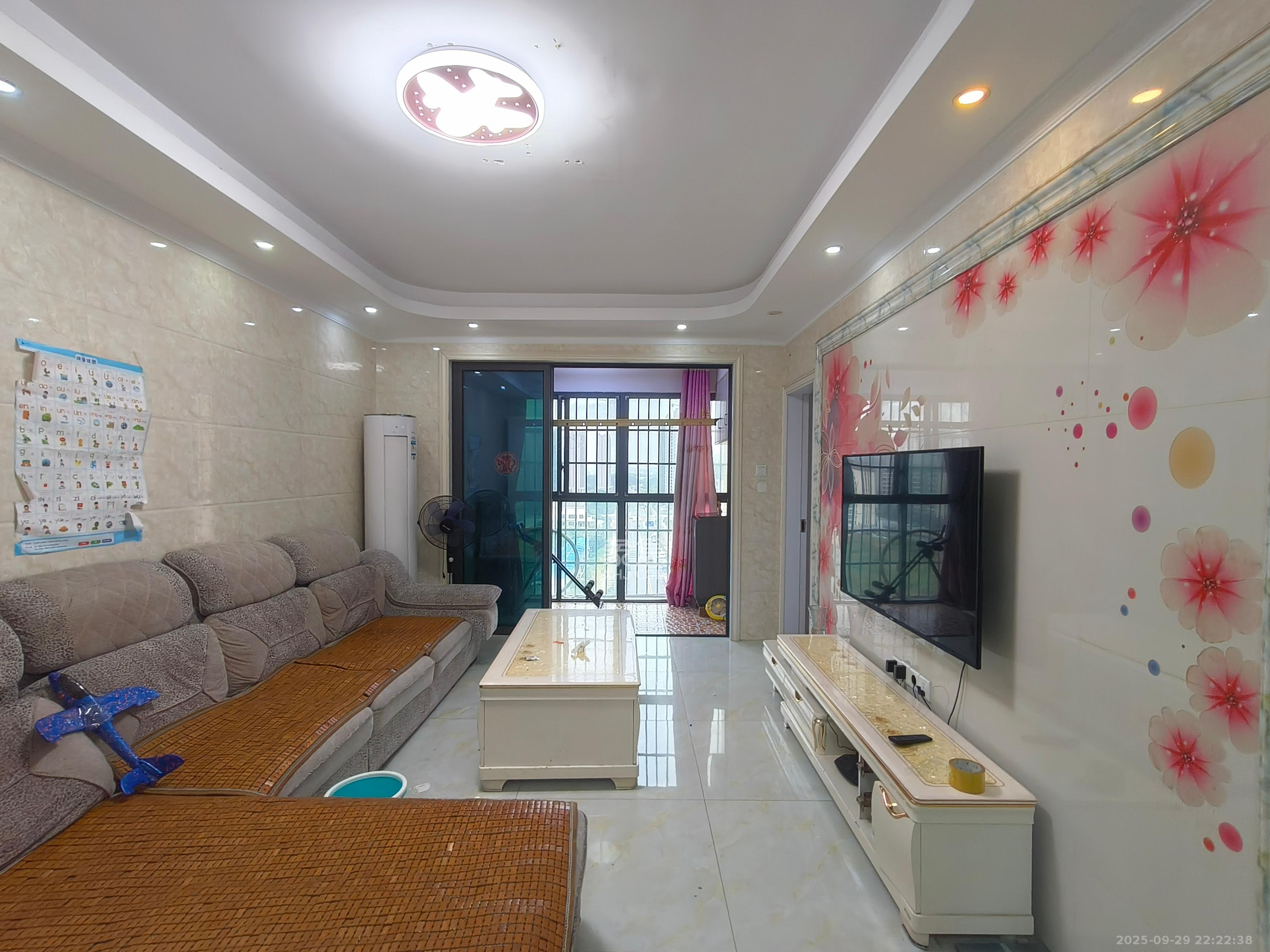 海伦春天 3室2厅1卫 1900.0元/月 海伦春天 3室2厅1卫 1900.0元/月室内图