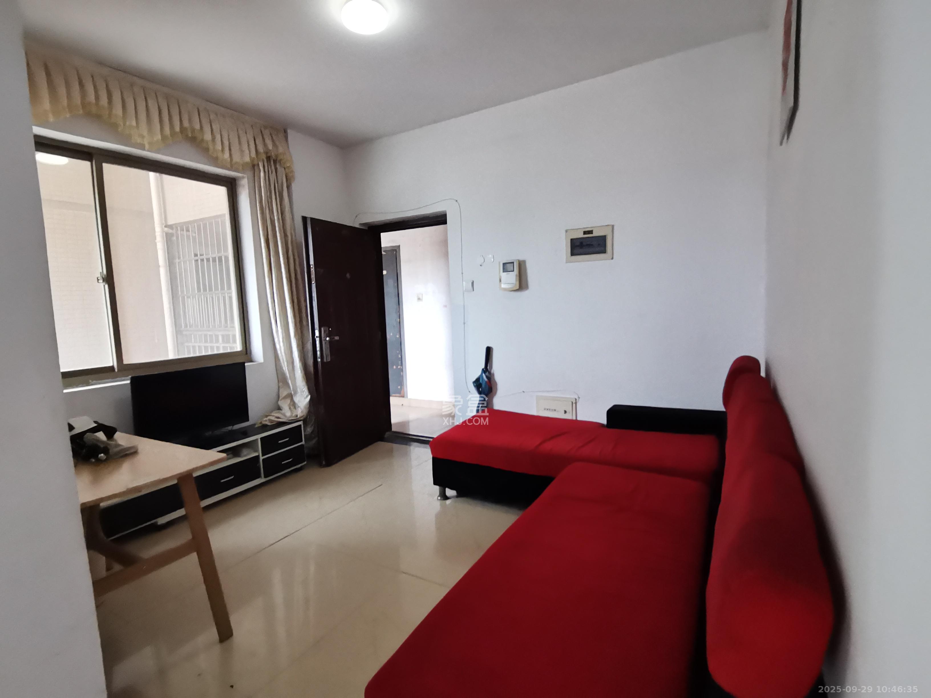 层上观邸  1室2厅1卫    1500.0元/月室内图