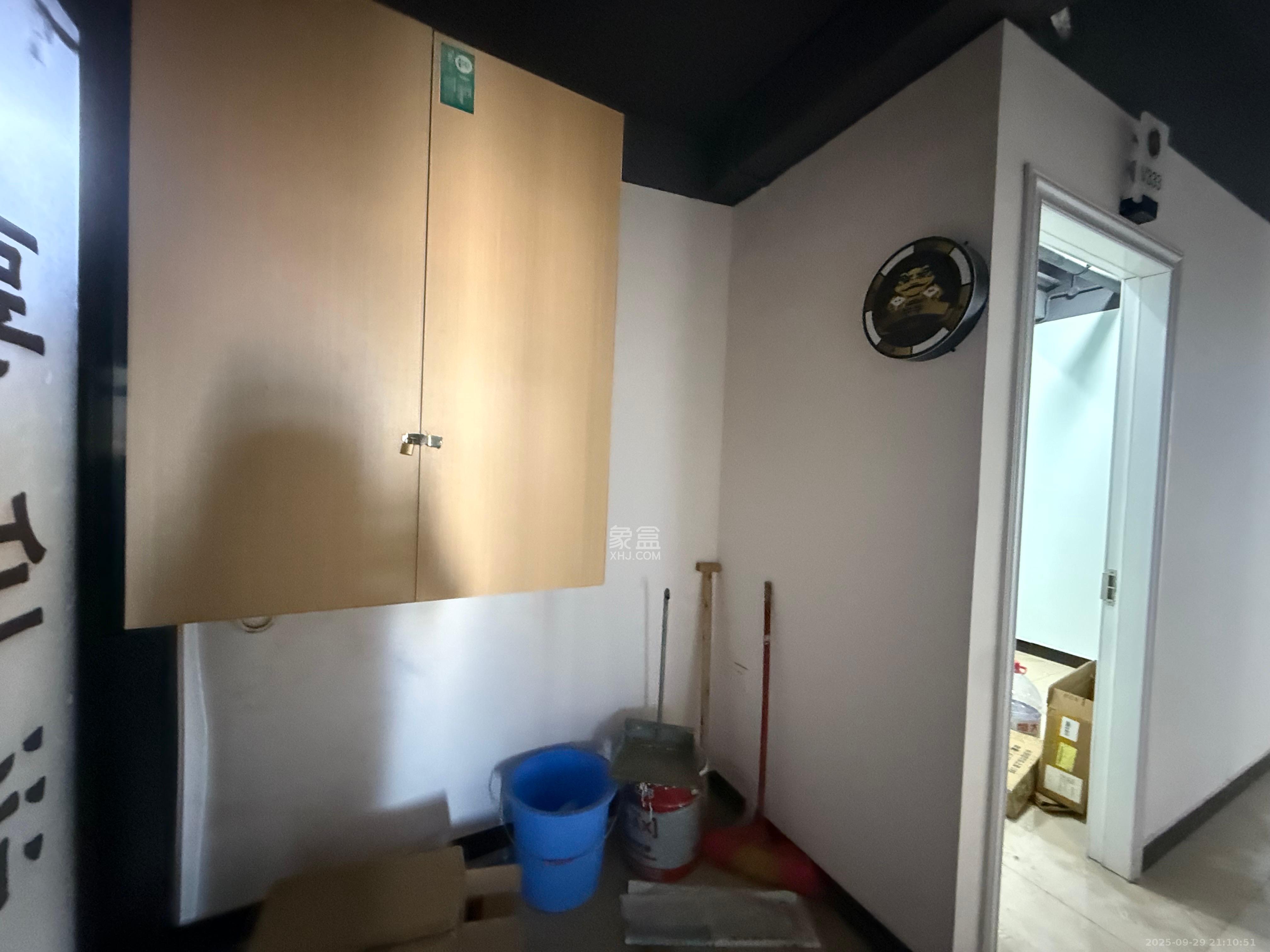 云集国际  1室0厅0卫    1200.0元/月室内图