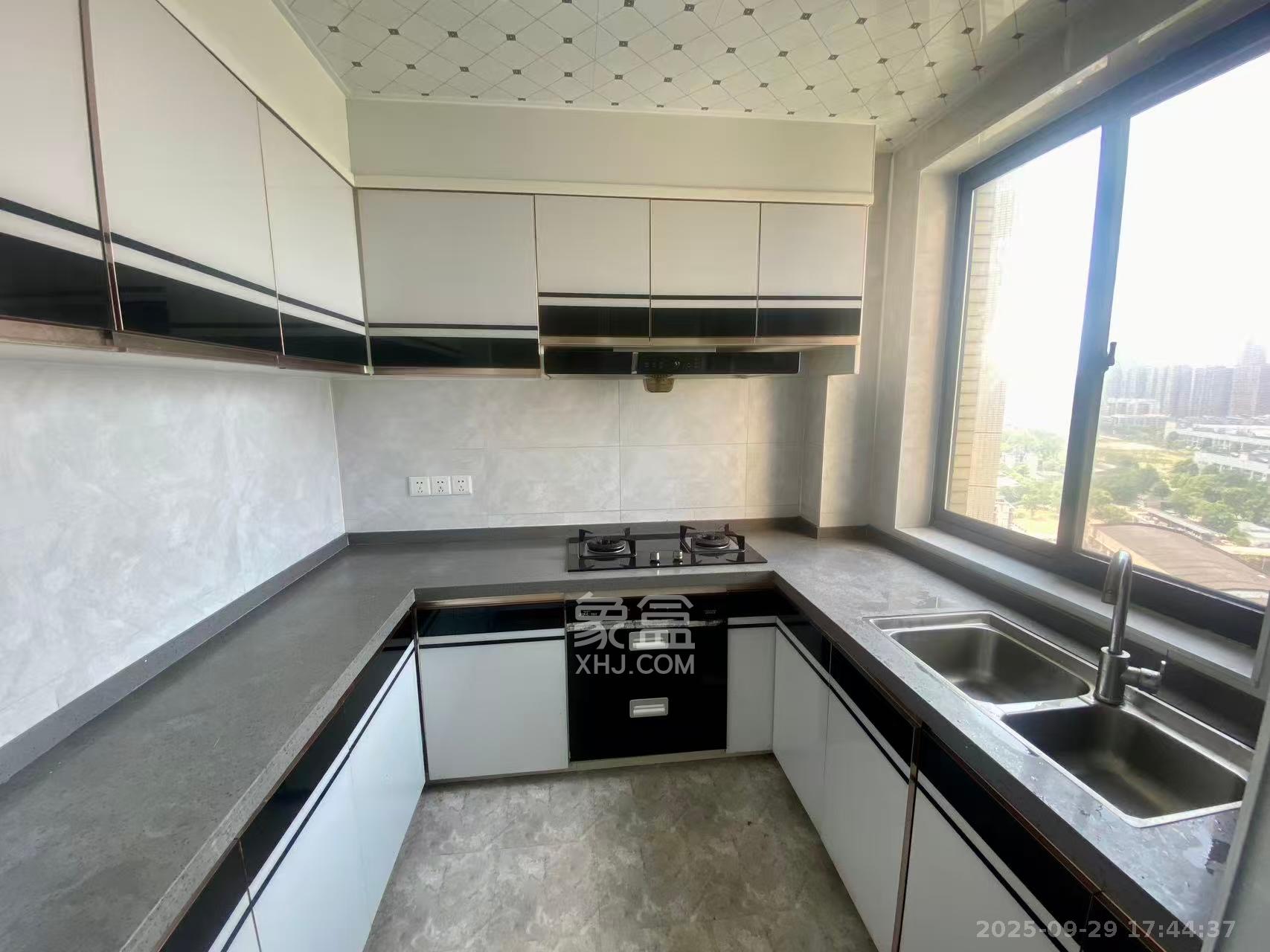 都市兰亭 1室2厅1卫 2200.0元/月 都市兰亭 1室2厅1卫 2200.0元/月室内图