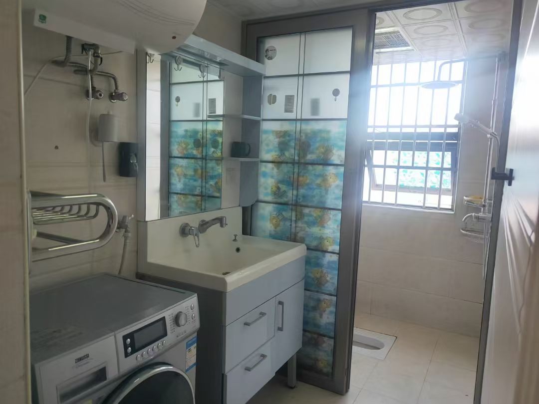 凤阳农贸市场  1室1厅1卫    400.0元/月 凤阳农贸市场  1室1厅1卫    400.0元/月室内图