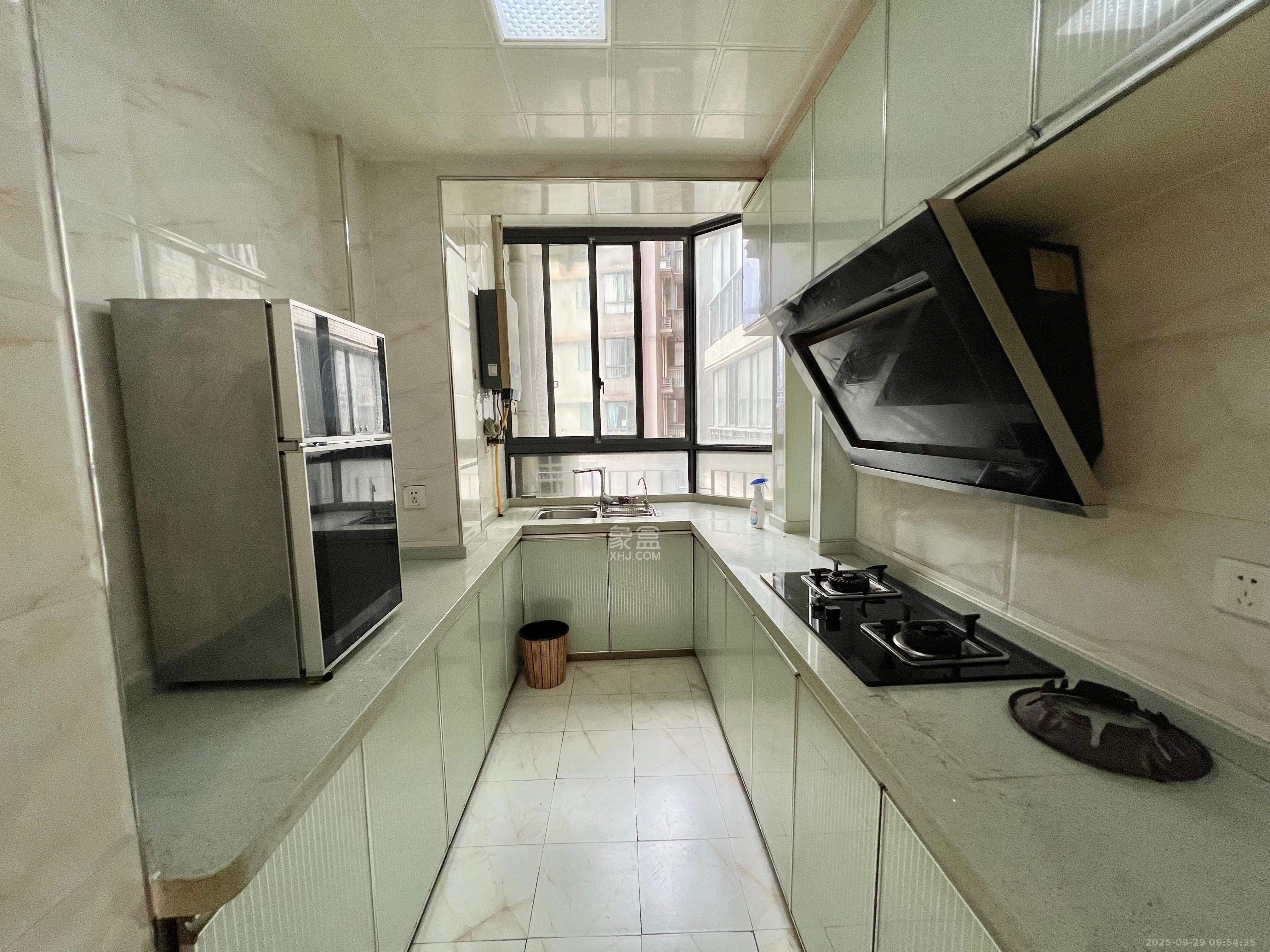 恒基凯旋门一二期  3室2厅1卫    1900.0元/月室内图