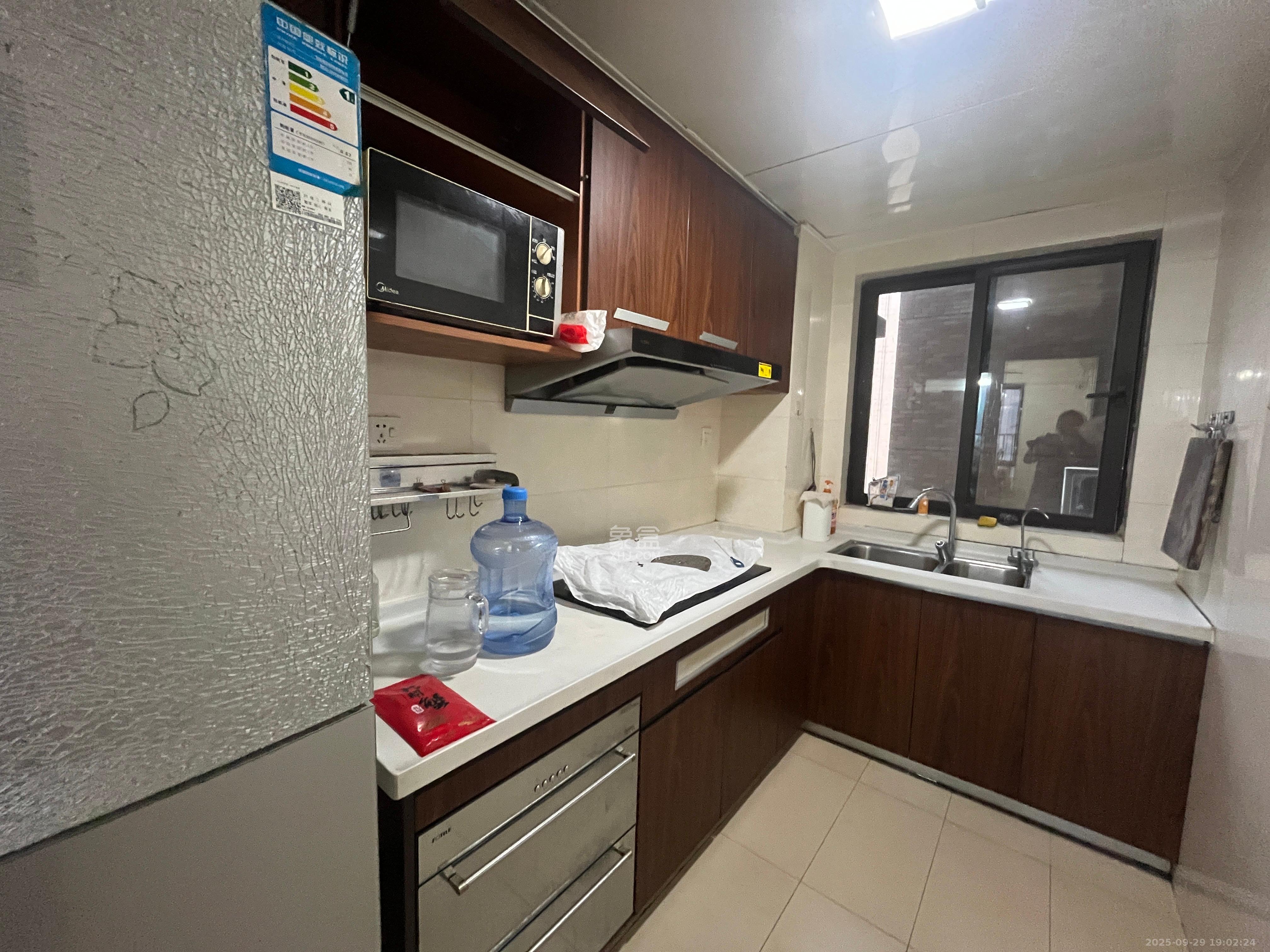 时代倾城一期 3室2厅2卫 2200.0元/月 时代倾城一期 3室2厅2卫 2200.0元/月室内图