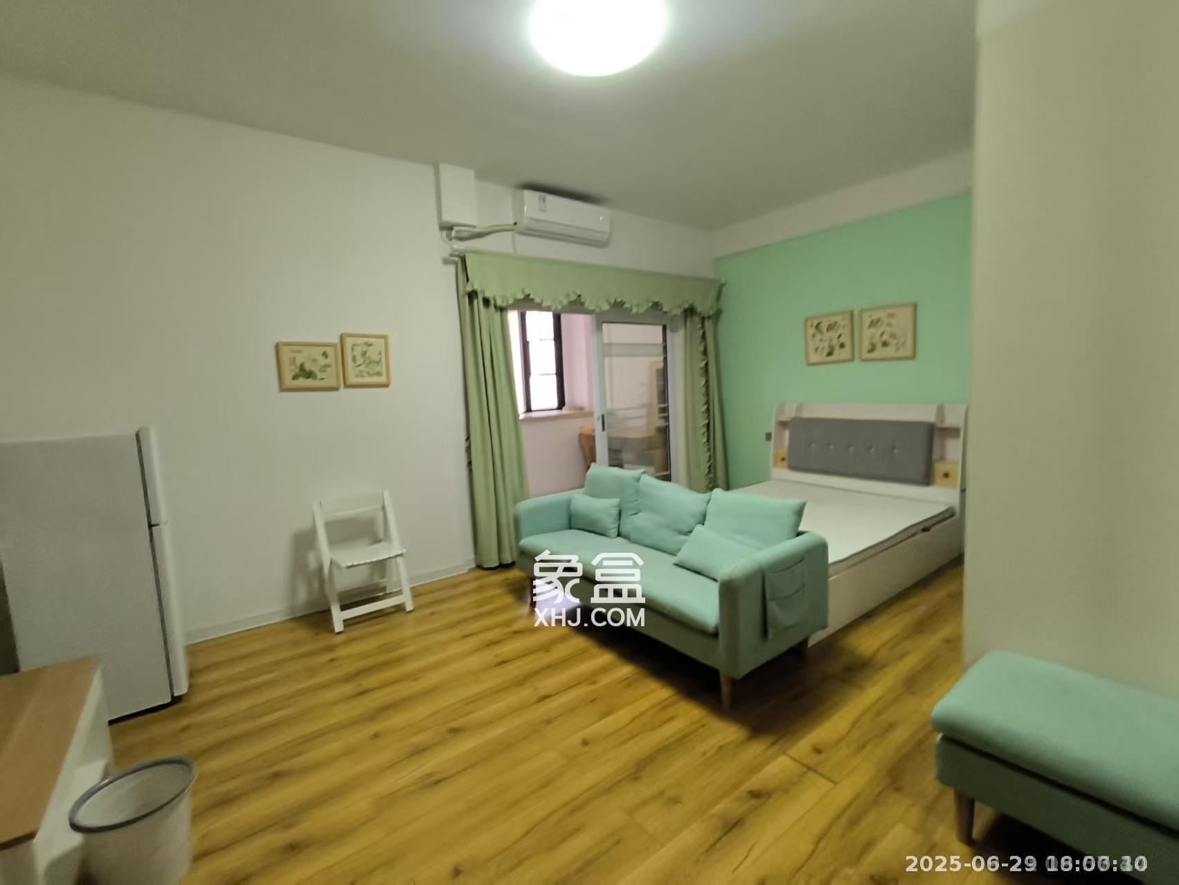 中南壹号院  1室1厅1卫    1800.0元/月室内图