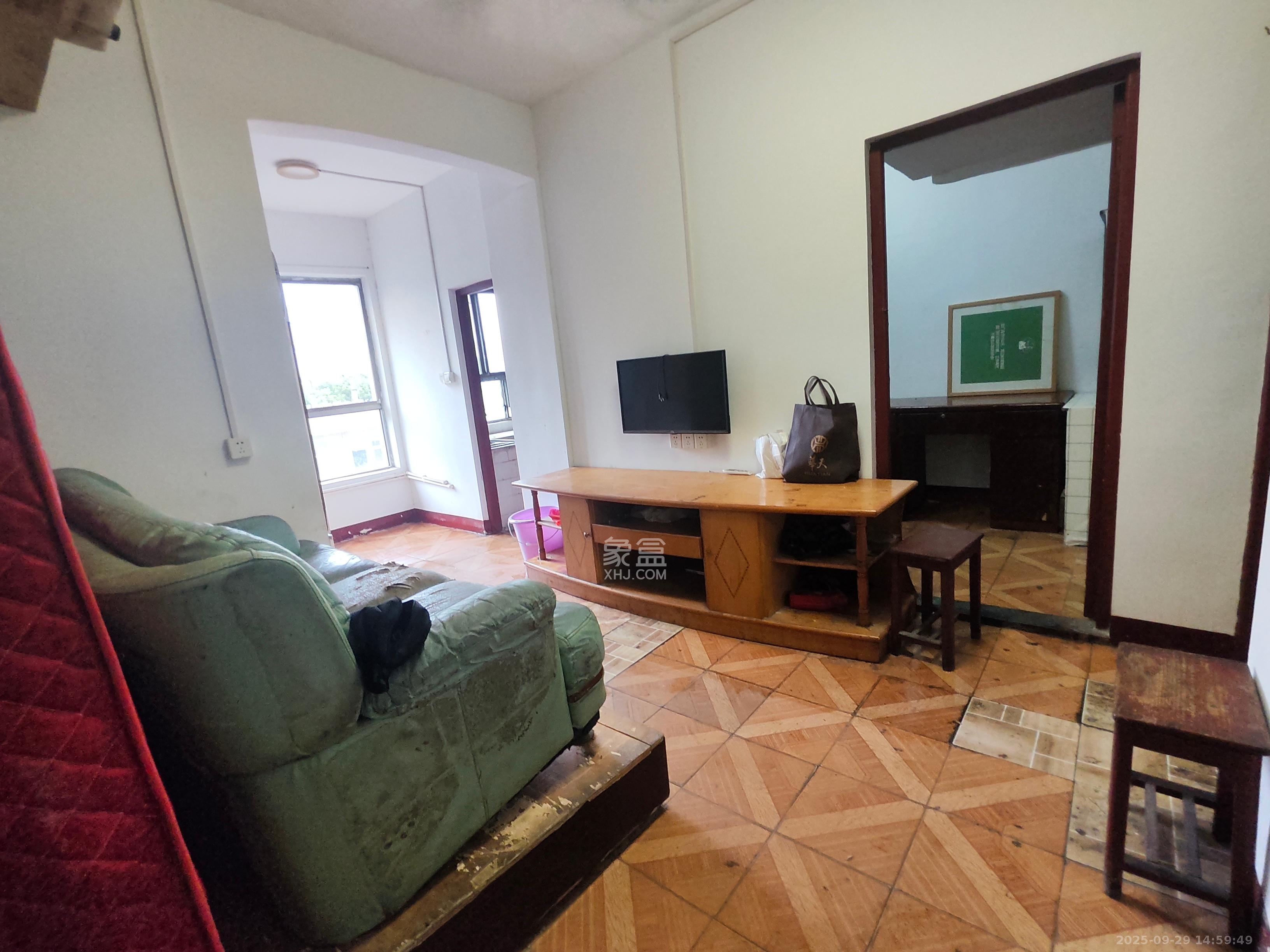 五一东村 3室1厅1卫 1800.0元/月 五一东村 3室1厅1卫 1800.0元/月室内图