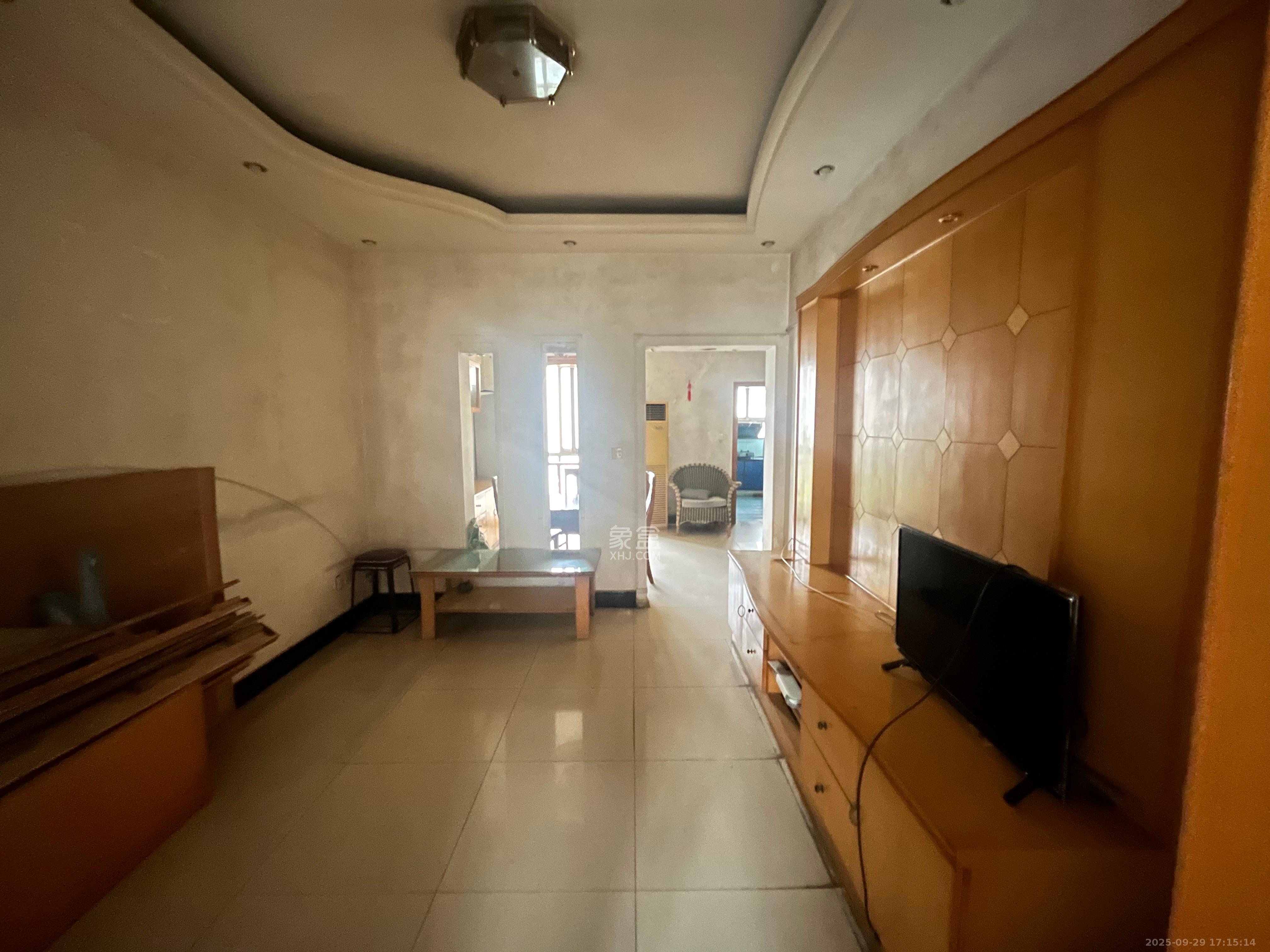 交通设计院(伍家岭)  3室2厅1卫    1500.0元/月 交通设计院(伍家岭)  3室2厅1卫    1500.0元/月室内图