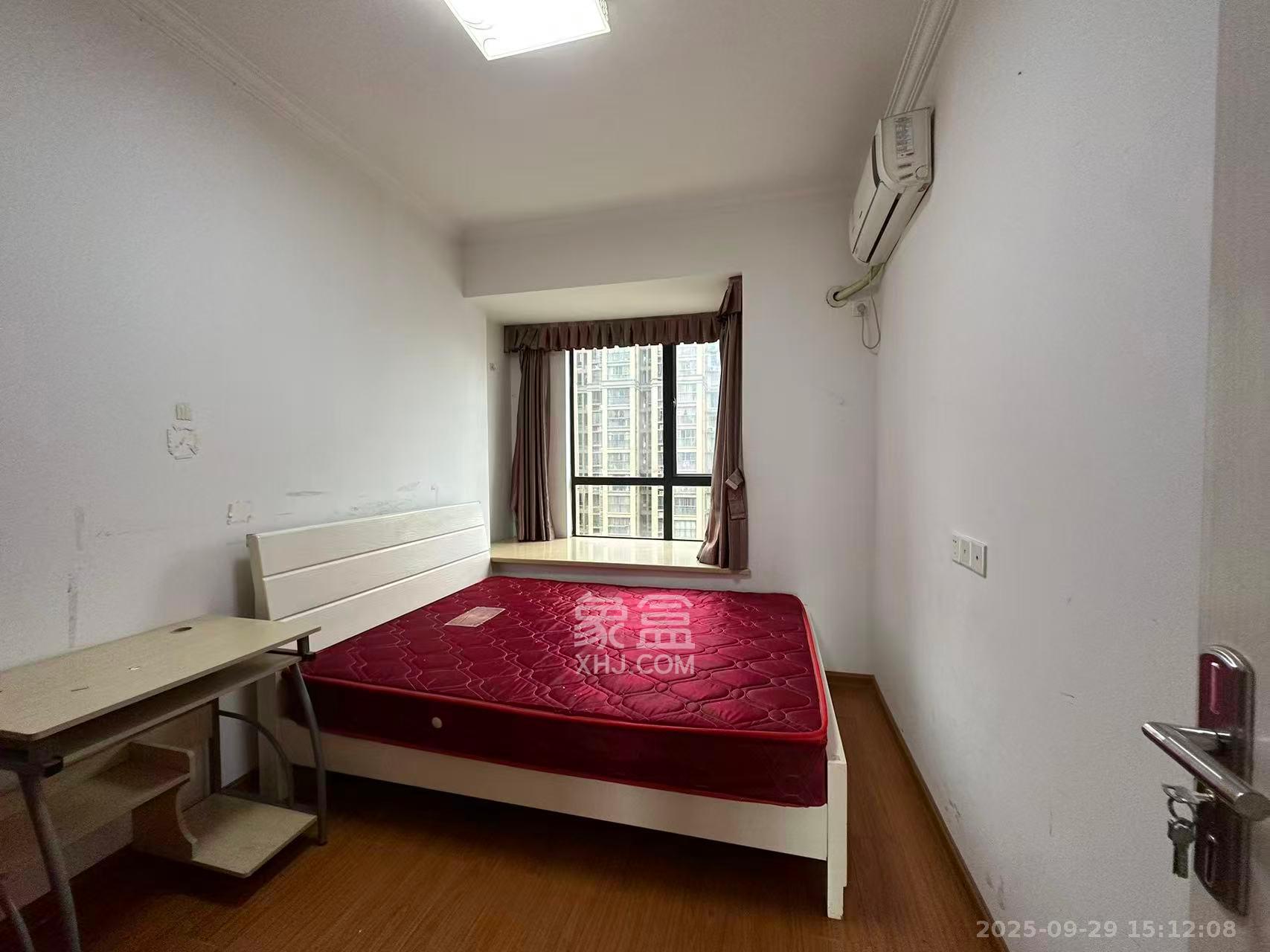 百纳广场（百纳公寓）  3室2厅2卫    3200.0元/月室内图