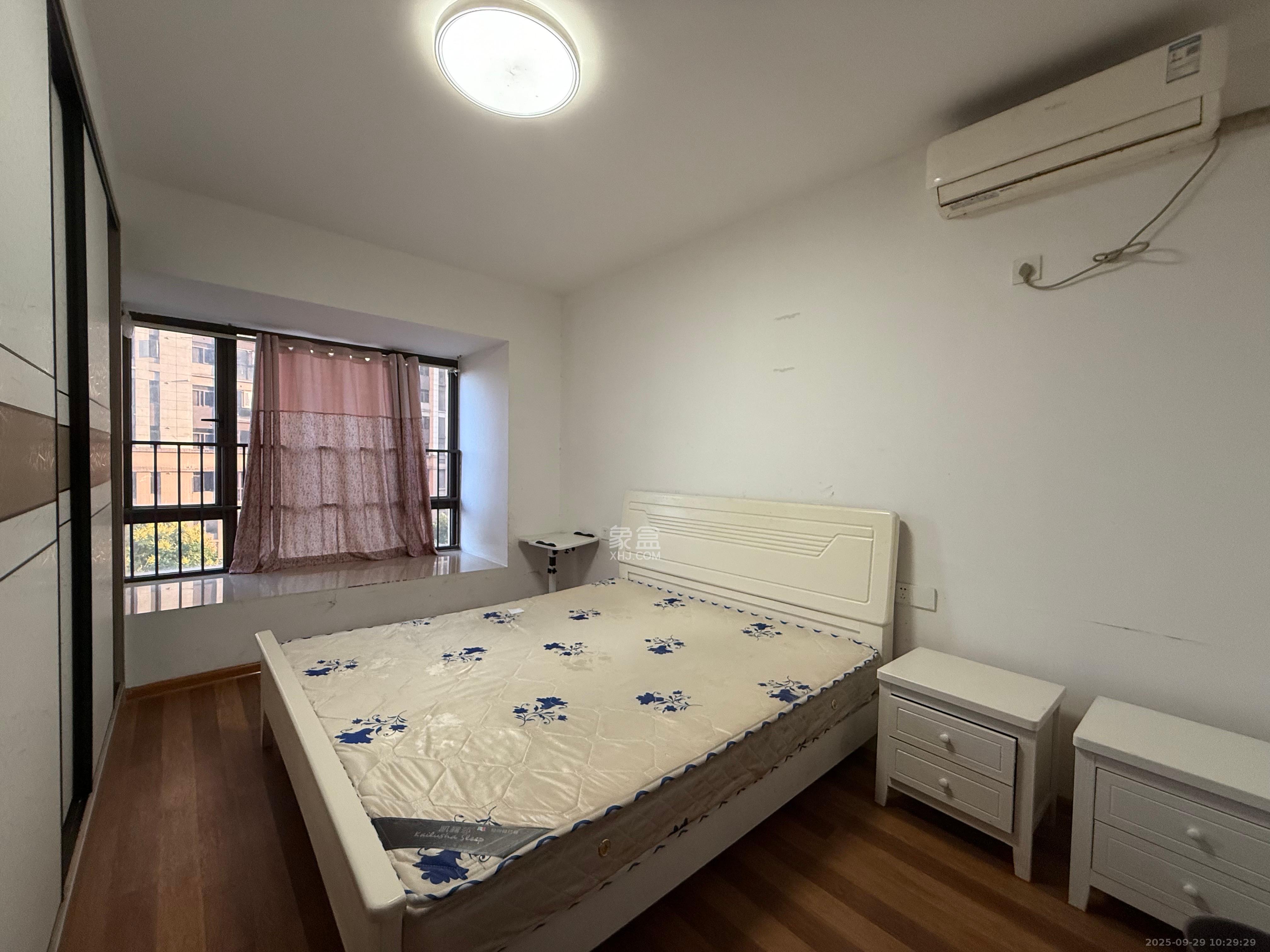 南山雍江汇（滨江国际新城）  3室2厅2卫    3400.0元/月室内图