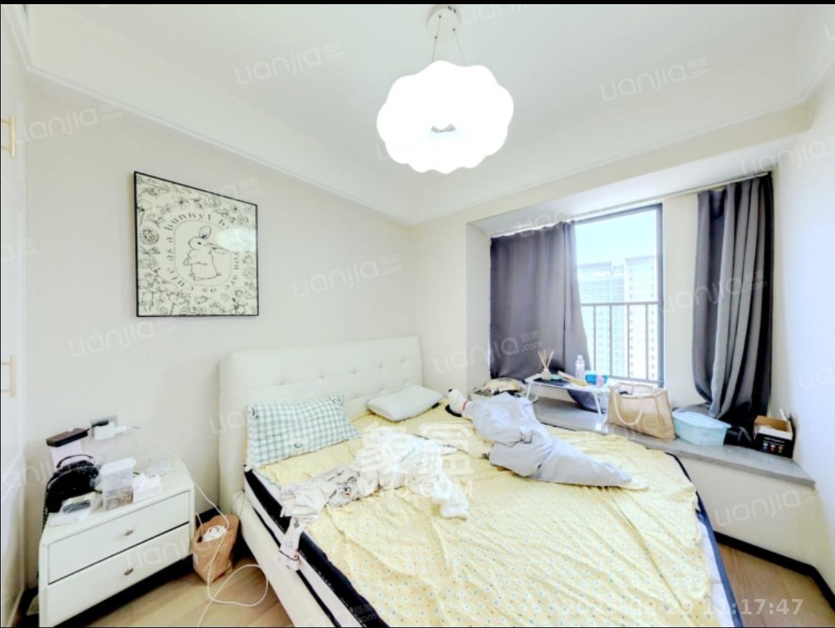 中海麓山境南区  3室2厅2卫   3100.00元/月室内图