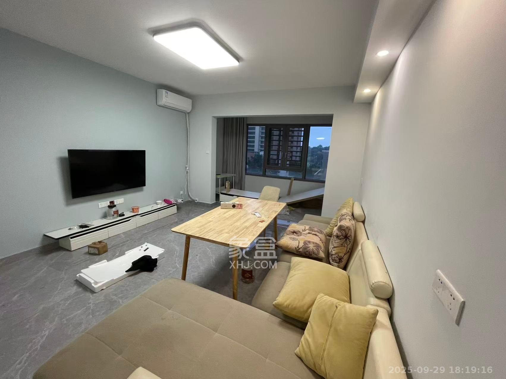 龙湖春江悦茗 4室2厅2卫 2900.0元/月 龙湖春江悦茗 4室2厅2卫 2900.0元/月室内图