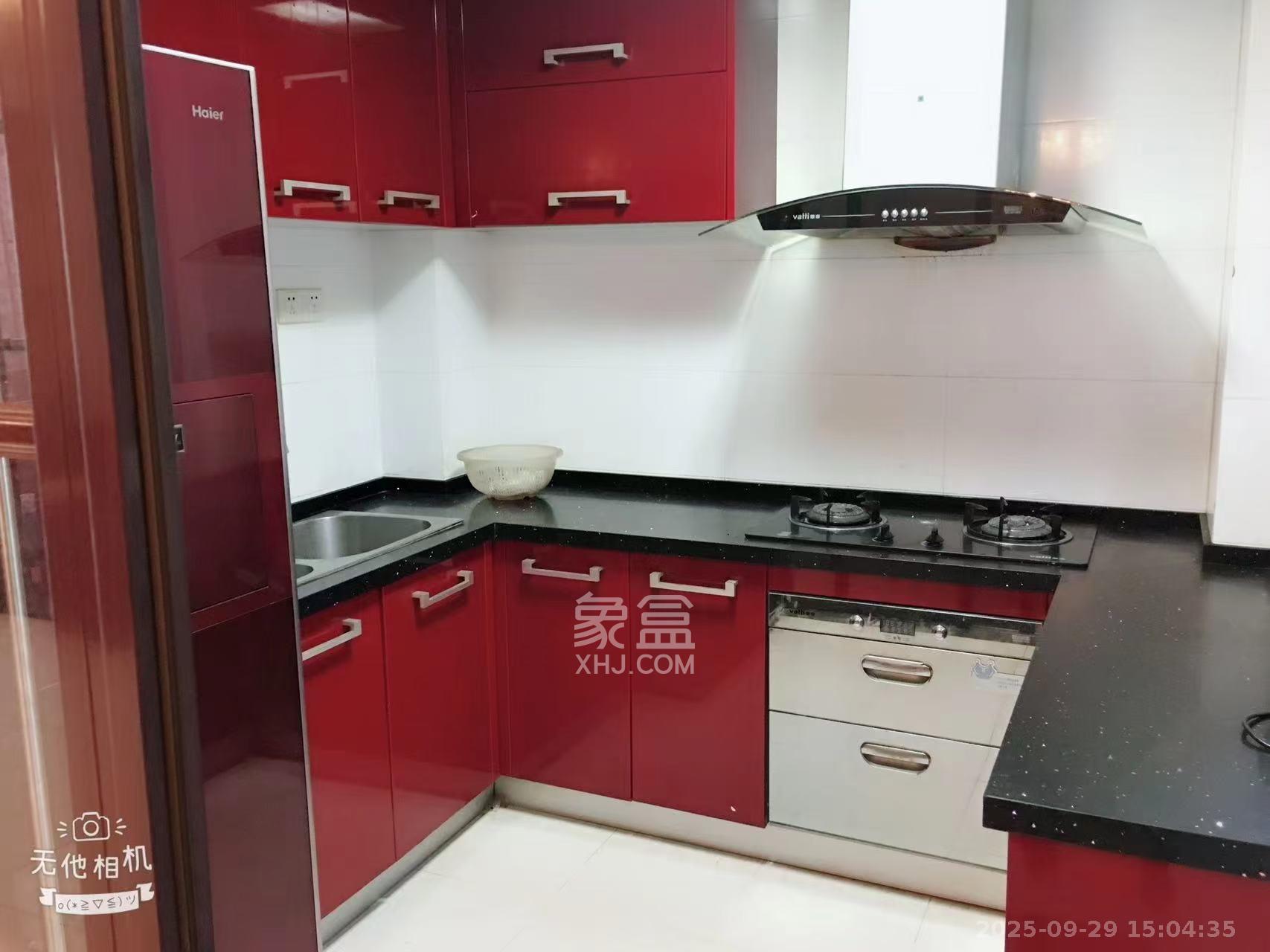 雅林园 4室2厅2卫 4000.0元/月 雅林园 4室2厅2卫 4000.0元/月室内图