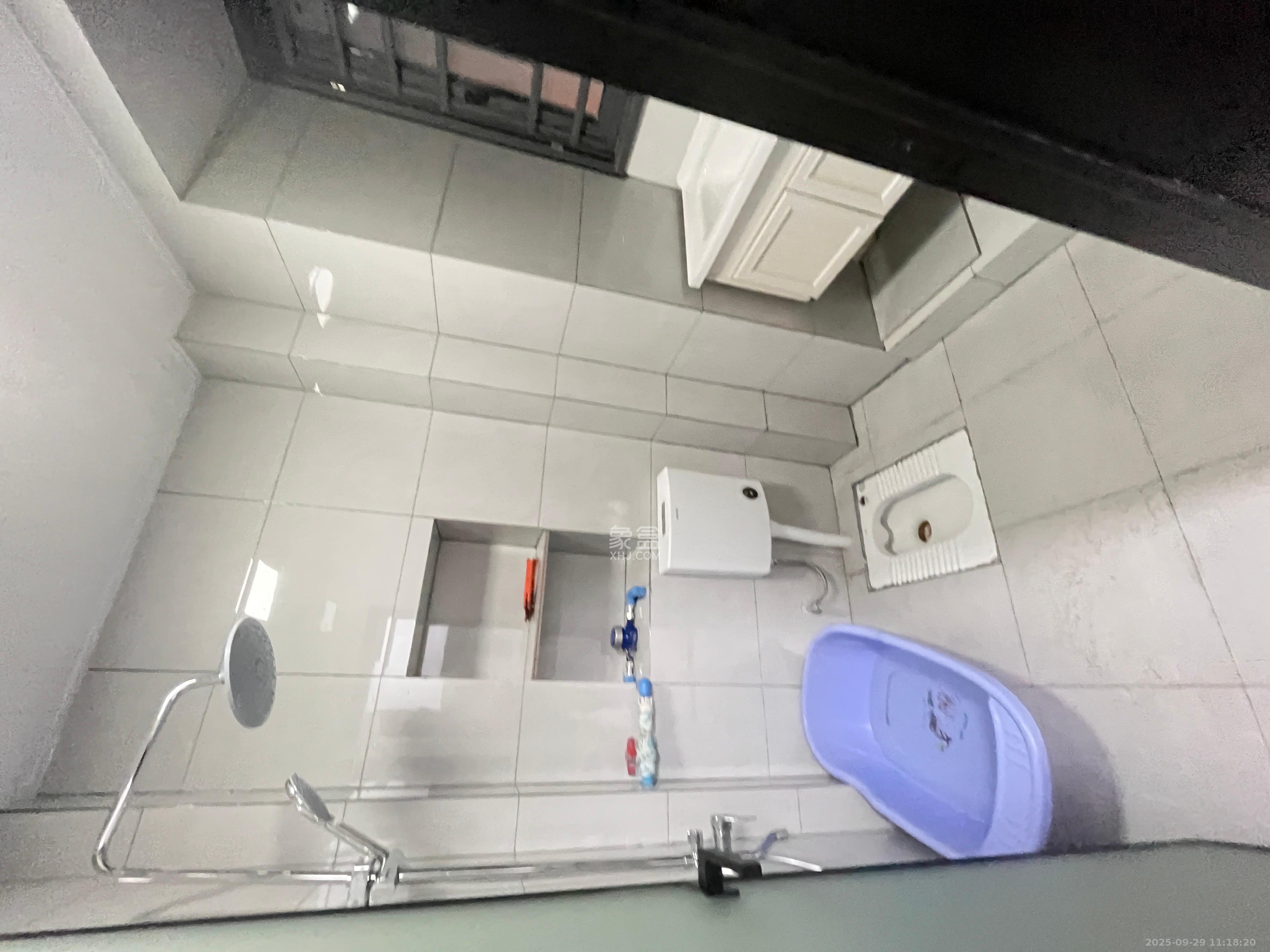 省人民医院宿舍(东文庙坪) 3室2厅1卫 2400.0元/月 省人民医院宿舍(东文庙坪) 3室2厅1卫 2400.0元/月室内图