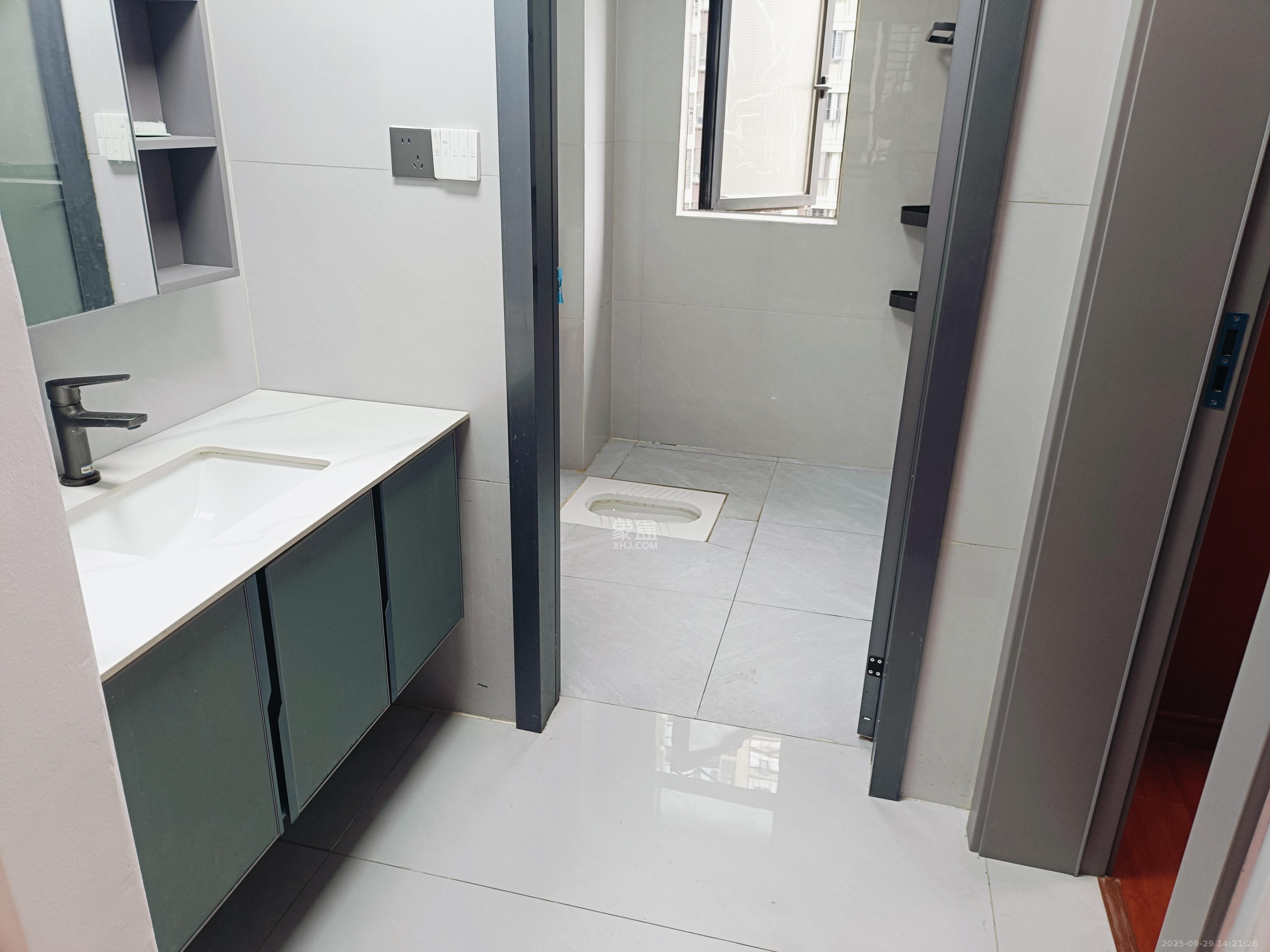 日盛湖湘花苑 3室2厅2卫 2400.0元/月 日盛湖湘花苑 3室2厅2卫 2400.0元/月室内图