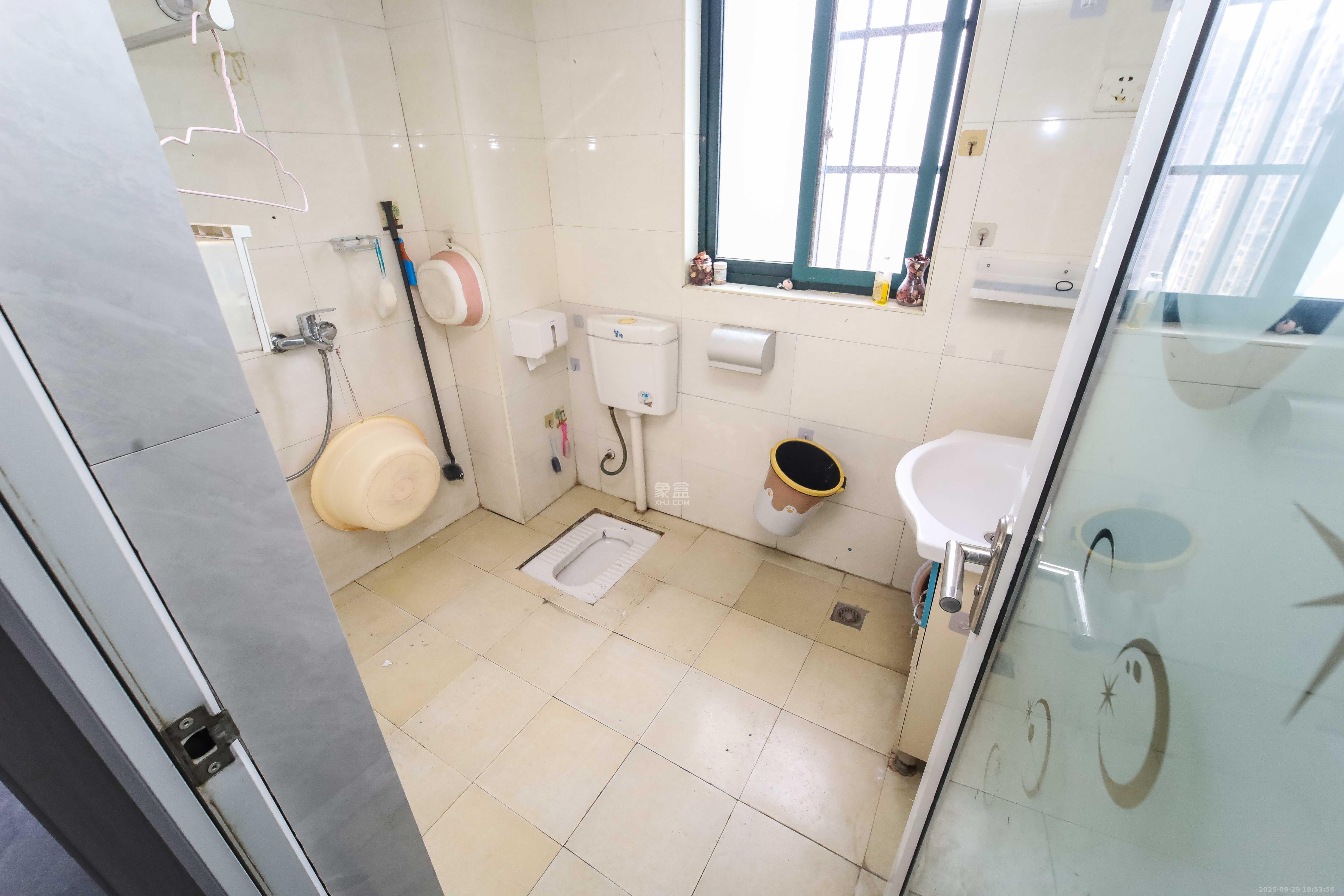 东玺门  3室2厅1卫    75.8万 东玺门  3室2厅1卫    75.8万卫生间