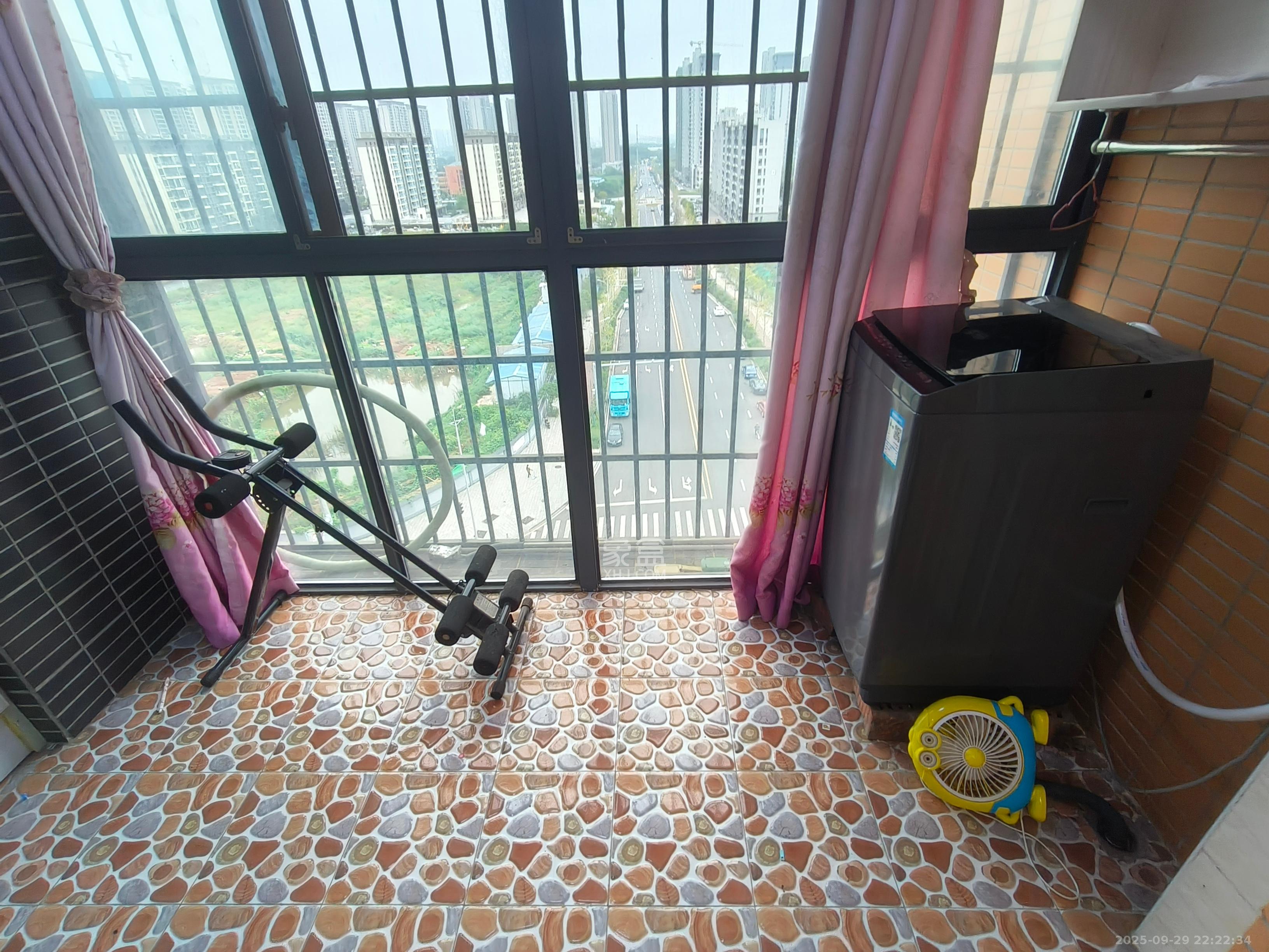 海伦春天 3室2厅1卫 1900.0元/月 海伦春天 3室2厅1卫 1900.0元/月室内图