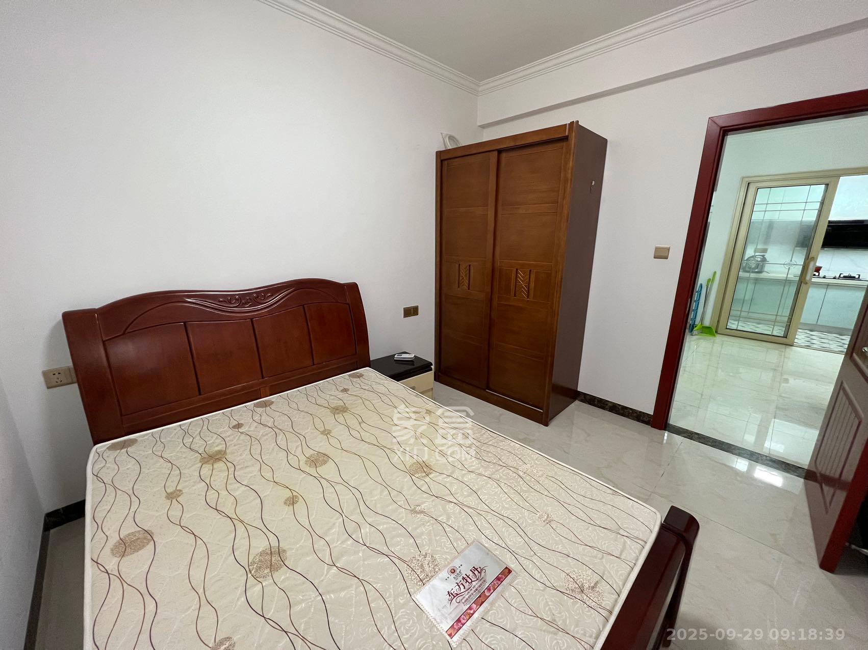 金地格林公馆  3室2厅1卫    2600.0元/月室内图