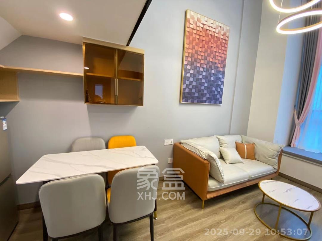 卓越浅水湾  1室0厅0卫    2500.0元/月 卓越浅水湾  1室0厅0卫    2500.0元/月室内图