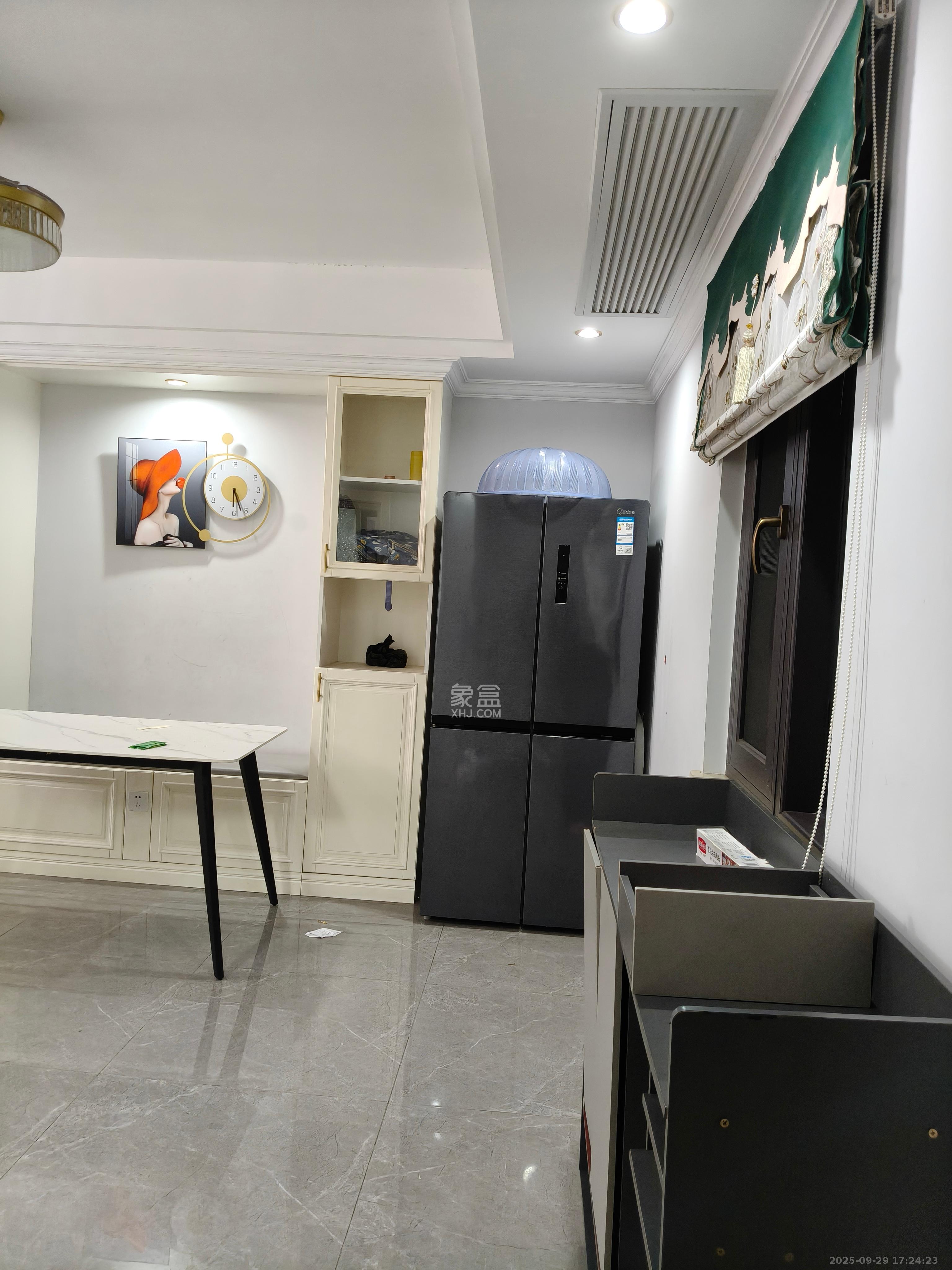 星湖湾二期高层 3室1厅2卫 2800.0元/月 星湖湾二期高层 3室1厅2卫 2800.0元/月室内图