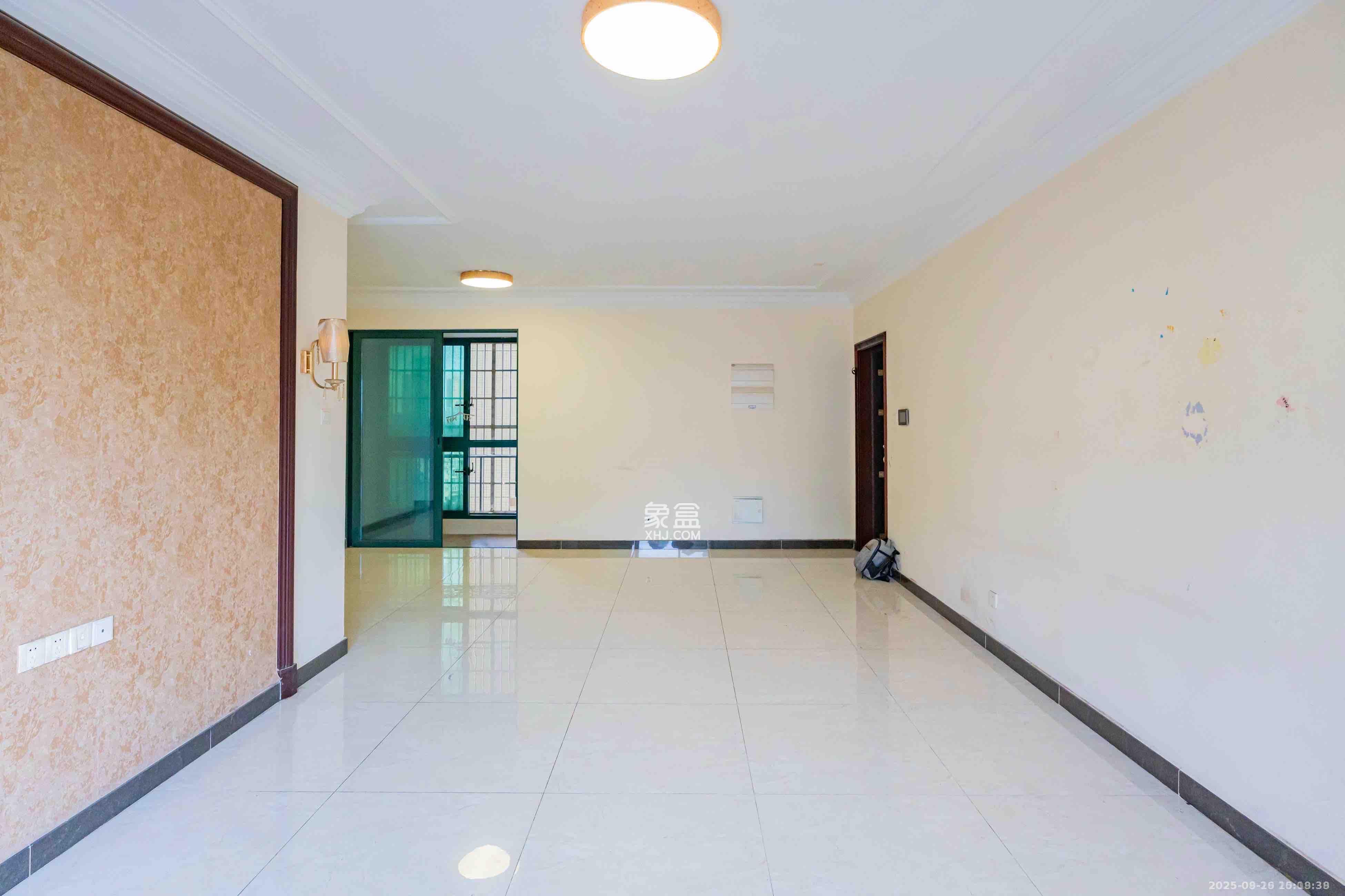 恒大雅苑  3室2厅2卫    2800.0元/月 恒大雅苑  3室2厅2卫    2800.0元/月室内图