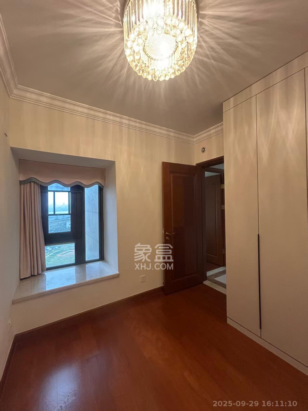 恒大御景半岛  3室2厅1卫   1800.00元/月室内图