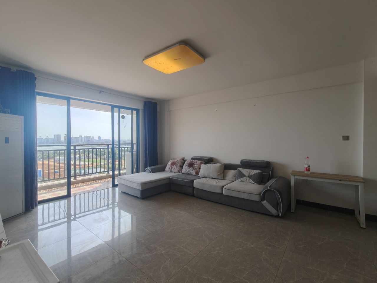 秀山观海苑 2室2厅1卫 2400.0元/月 秀山观海苑 2室2厅1卫 2400.0元/月室内图