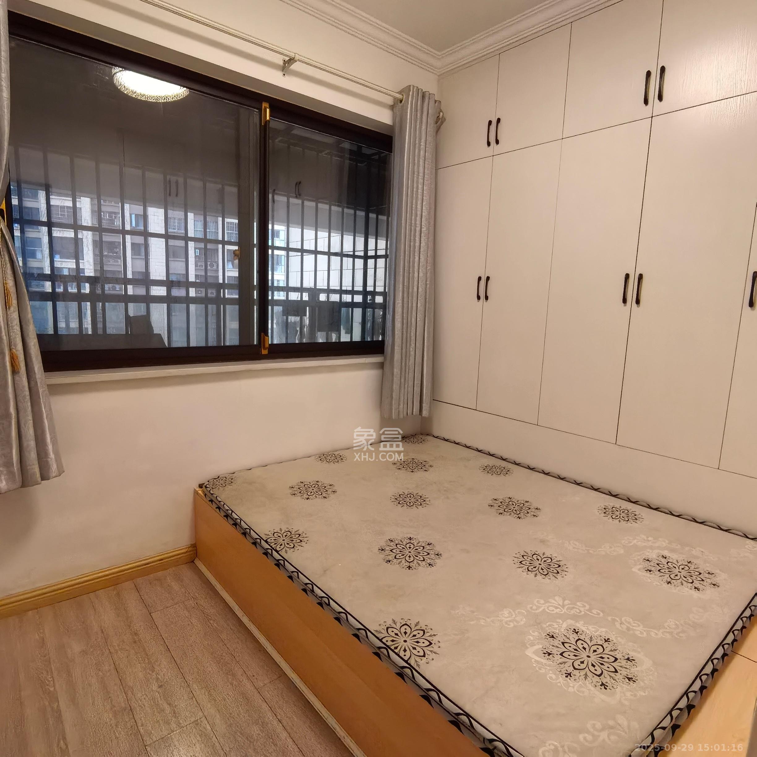 奥克斯缔壹城  3室2厅1卫    2100.0元/月室内图