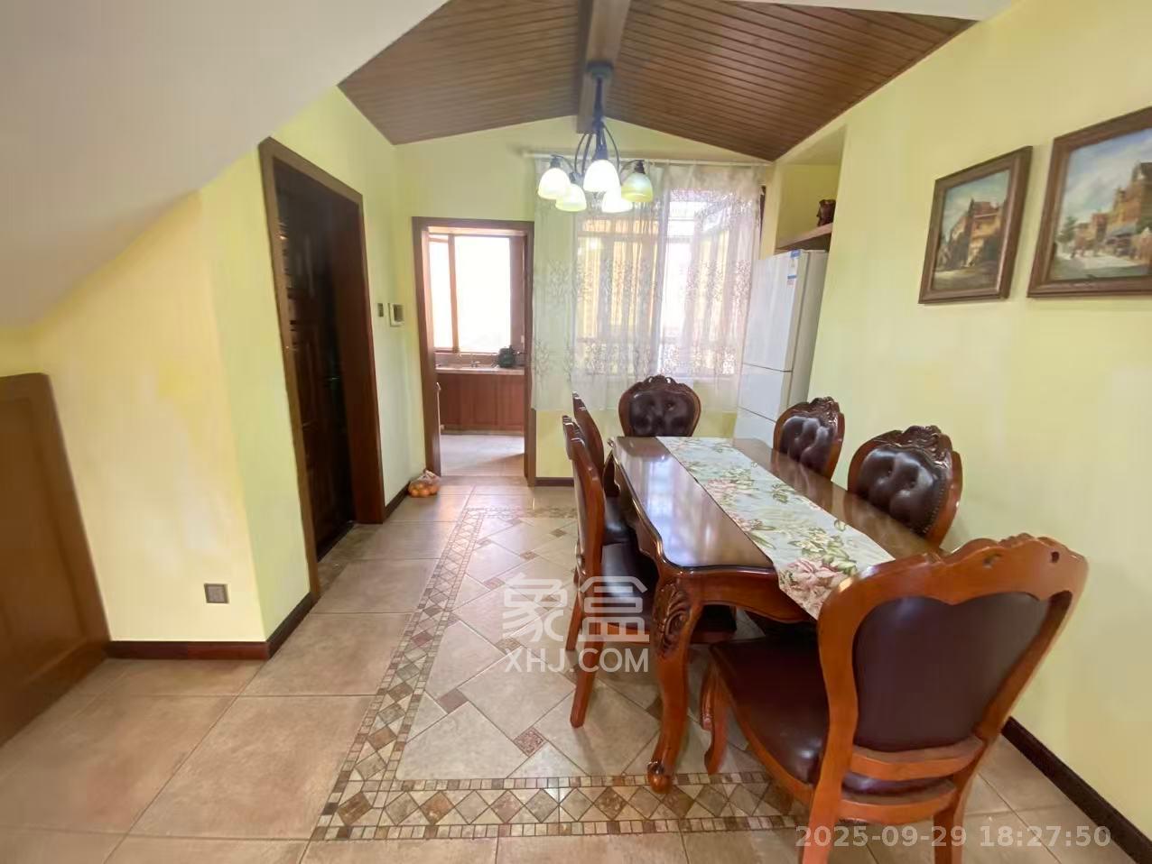 欧莱雅郡 4室2厅2卫 3500.0元/月 欧莱雅郡 4室2厅2卫 3500.0元/月室内图