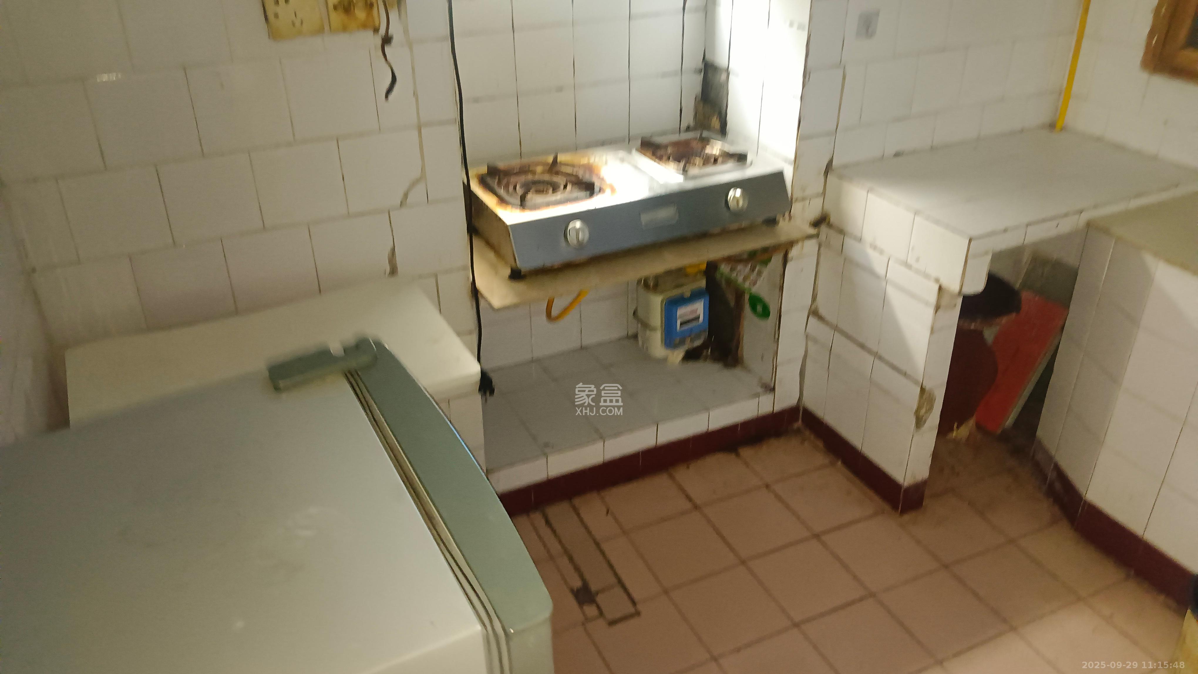 茶园坡社区(原王家冲社区)  1室0厅0卫    1200.0元/月室内图