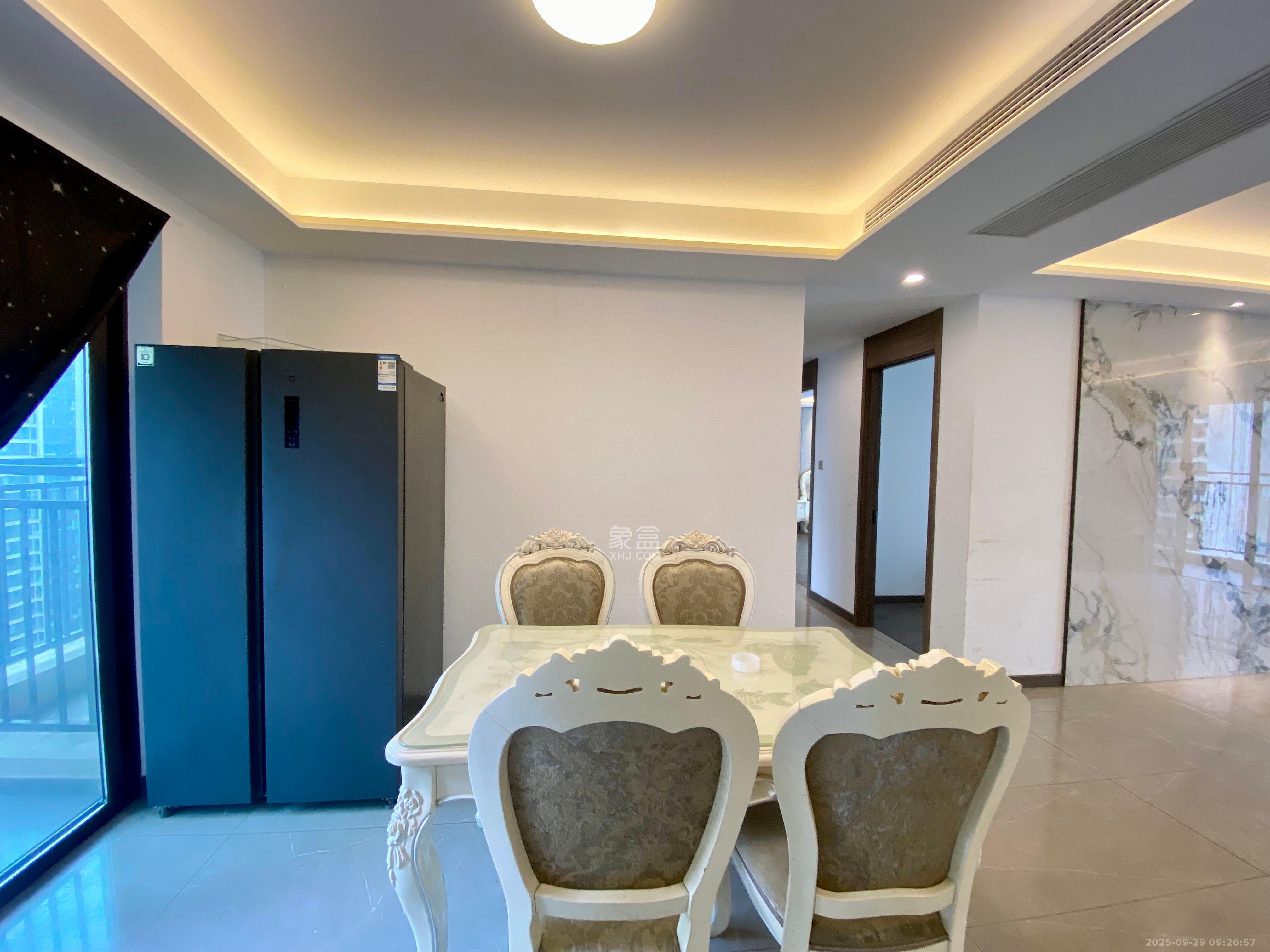 龙湖春江天玺 4室2厅2卫 4000.0元/月 龙湖春江天玺 4室2厅2卫 4000.0元/月室内图