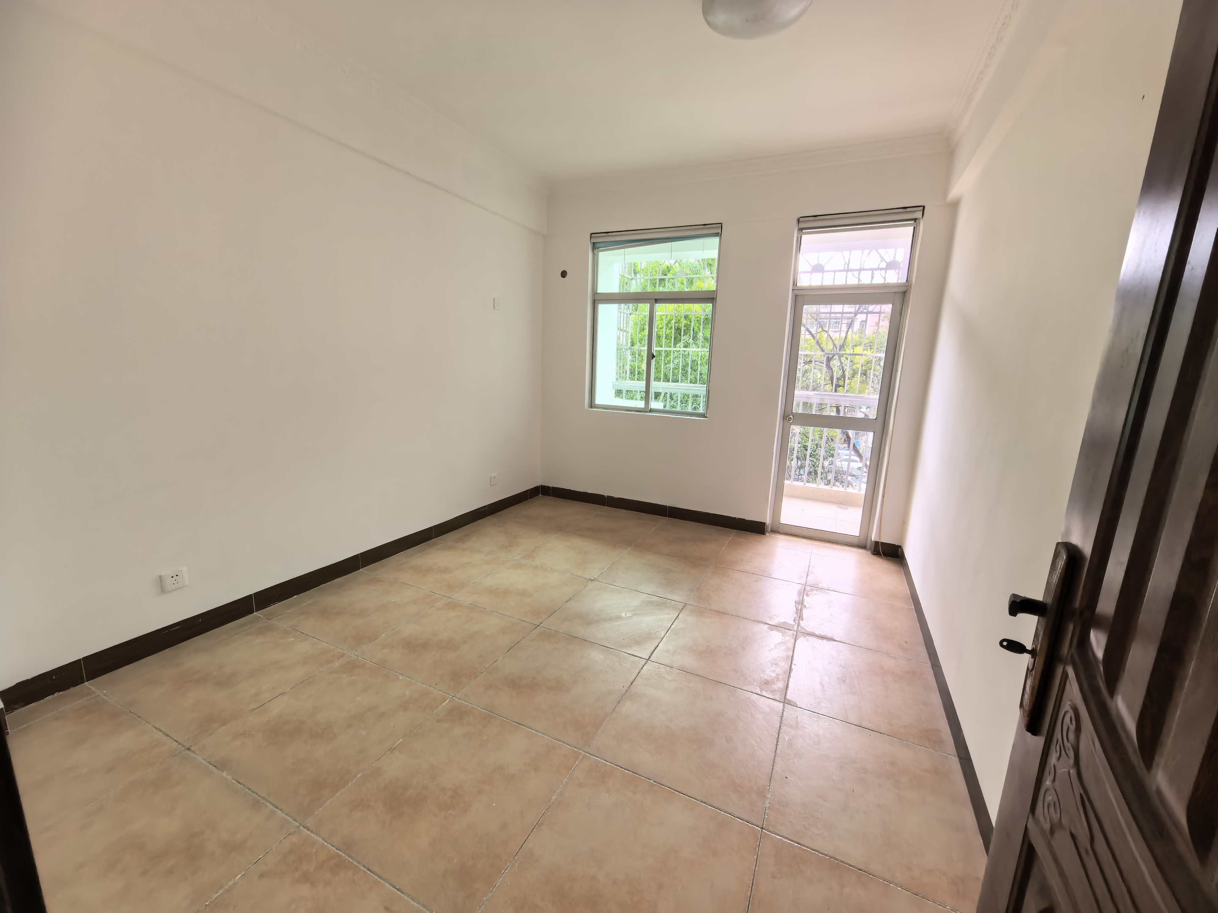 社科大院 3室2厅2卫 2500.0元/月 社科大院 3室2厅2卫 2500.0元/月室内图