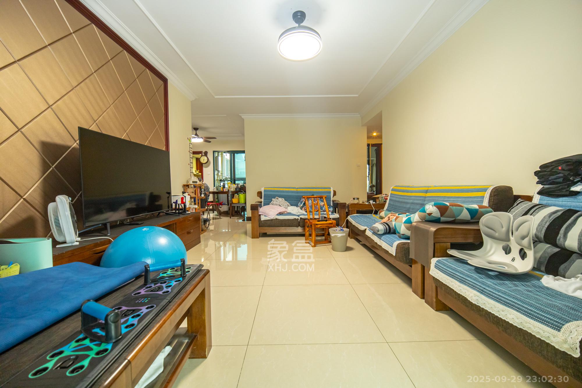 恒大雅苑 3室2厅2卫 106.0万 恒大雅苑 3室2厅2卫 106.0万客厅