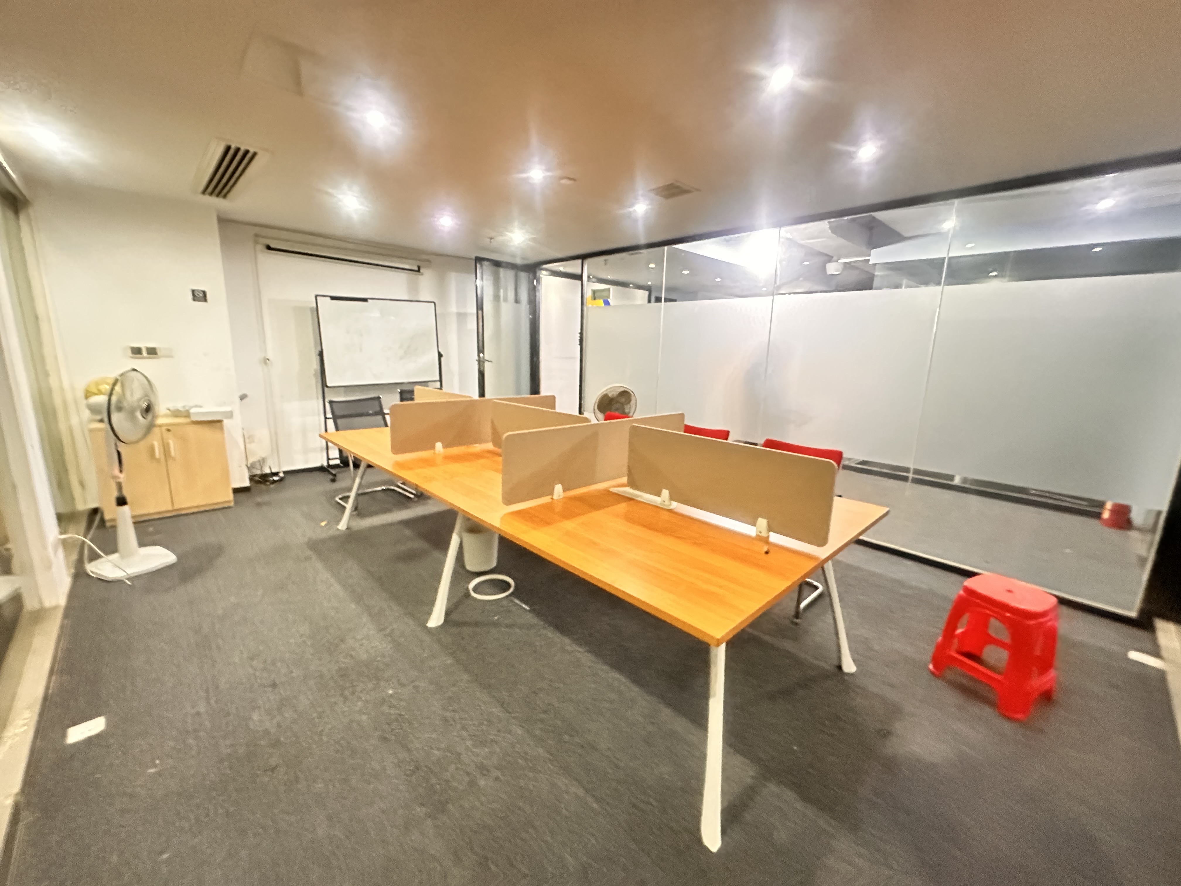 中建国际大厦  4室2厅1卫    4500.0元/月室内图