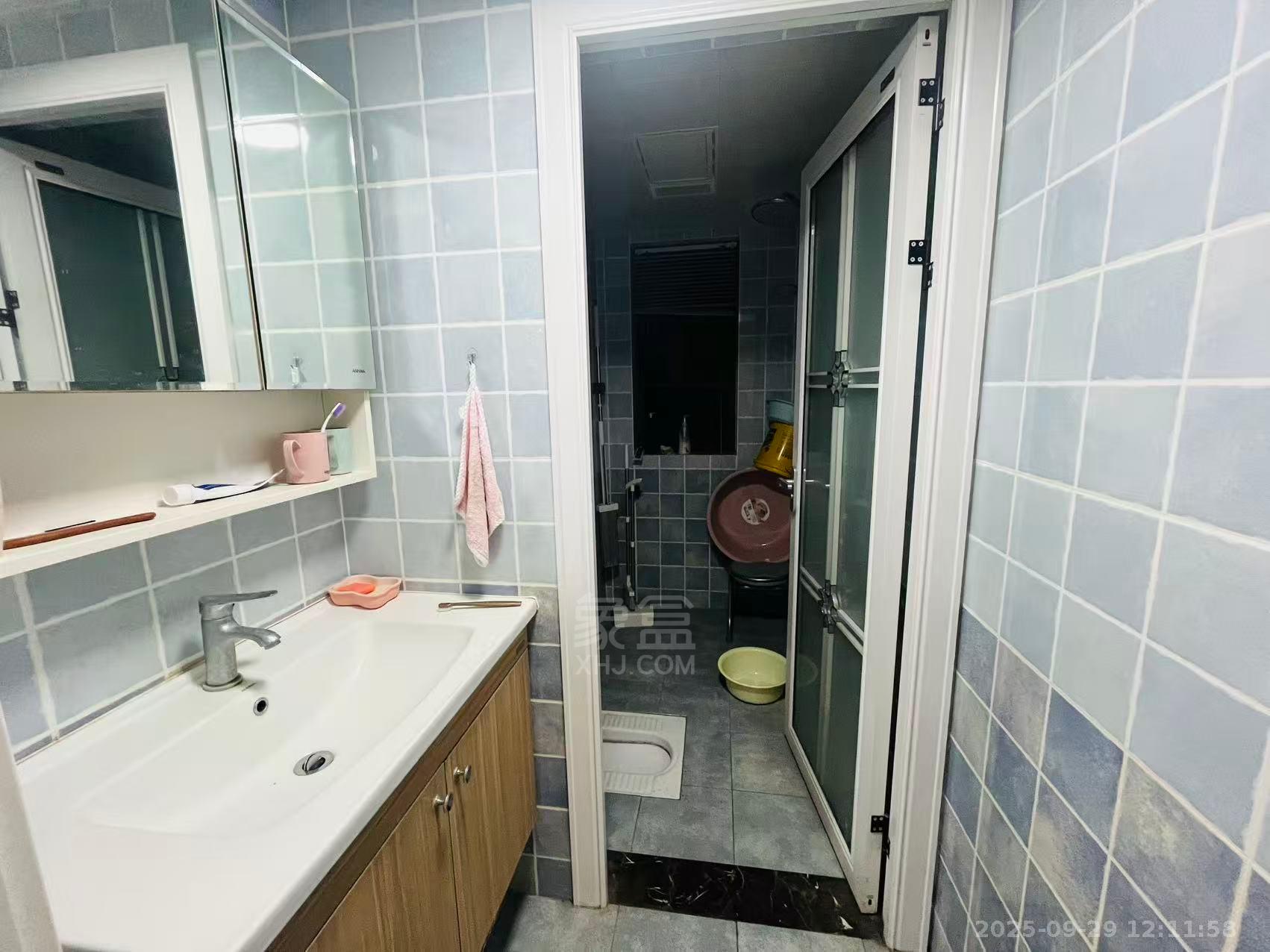 中建江湾壹号  3室2厅1卫   2400.00元/月室内图
