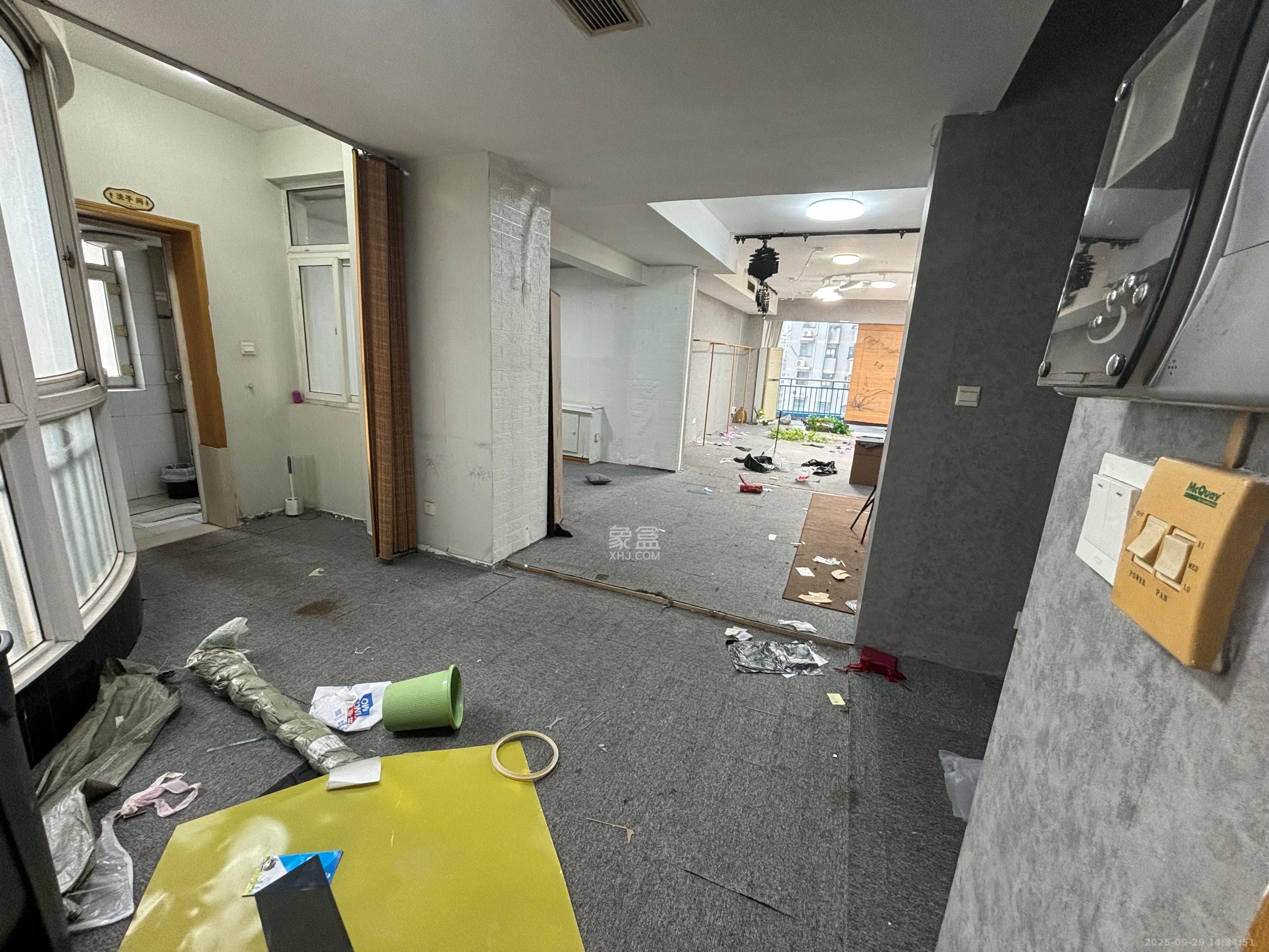 新世纪花苑 3室1厅1卫 3500.0元/月 新世纪花苑 3室1厅1卫 3500.0元/月室内图