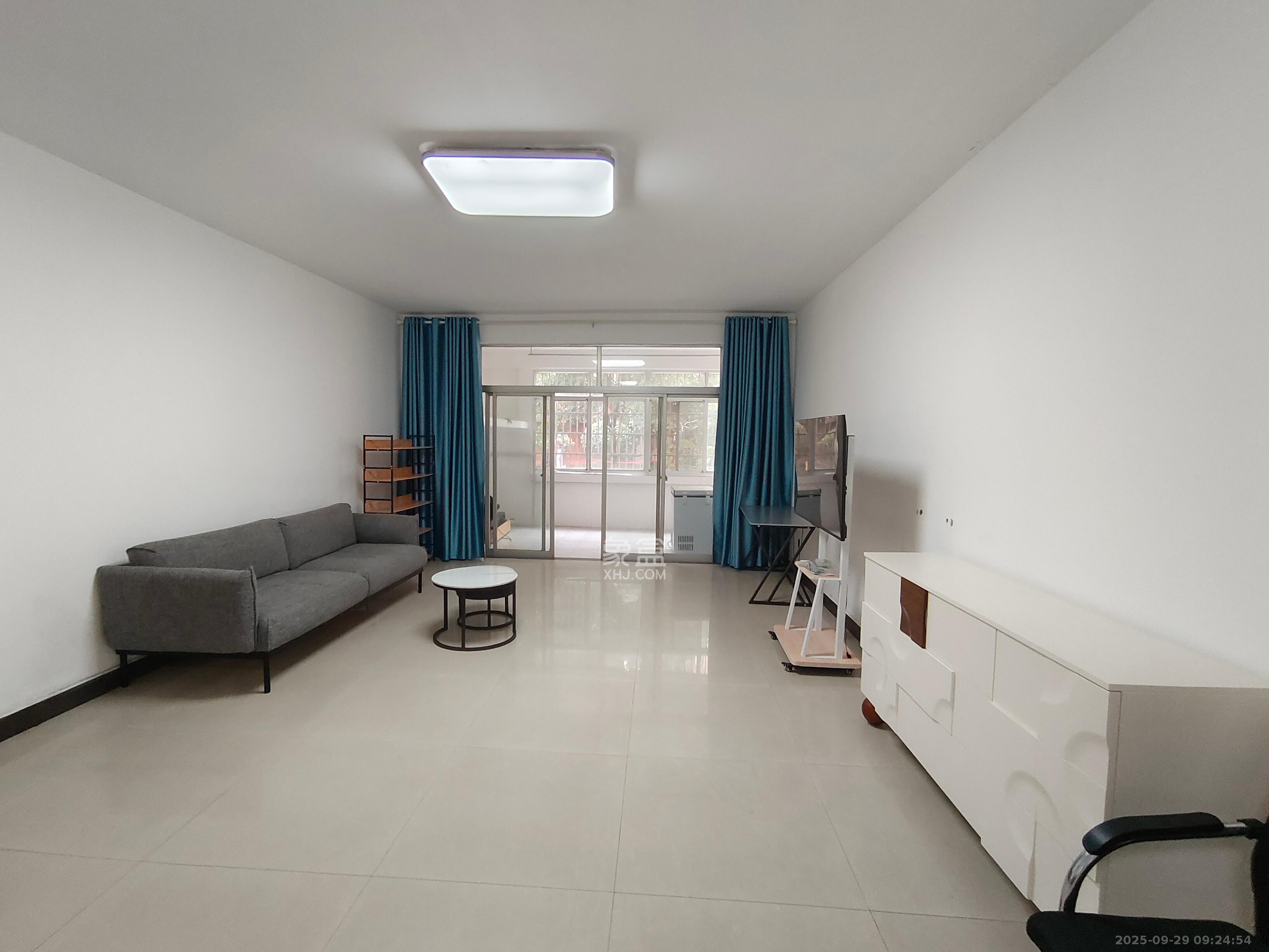 湖南开放大学 4室2厅2卫 3100.0元/月 湖南开放大学 4室2厅2卫 3100.0元/月室内图