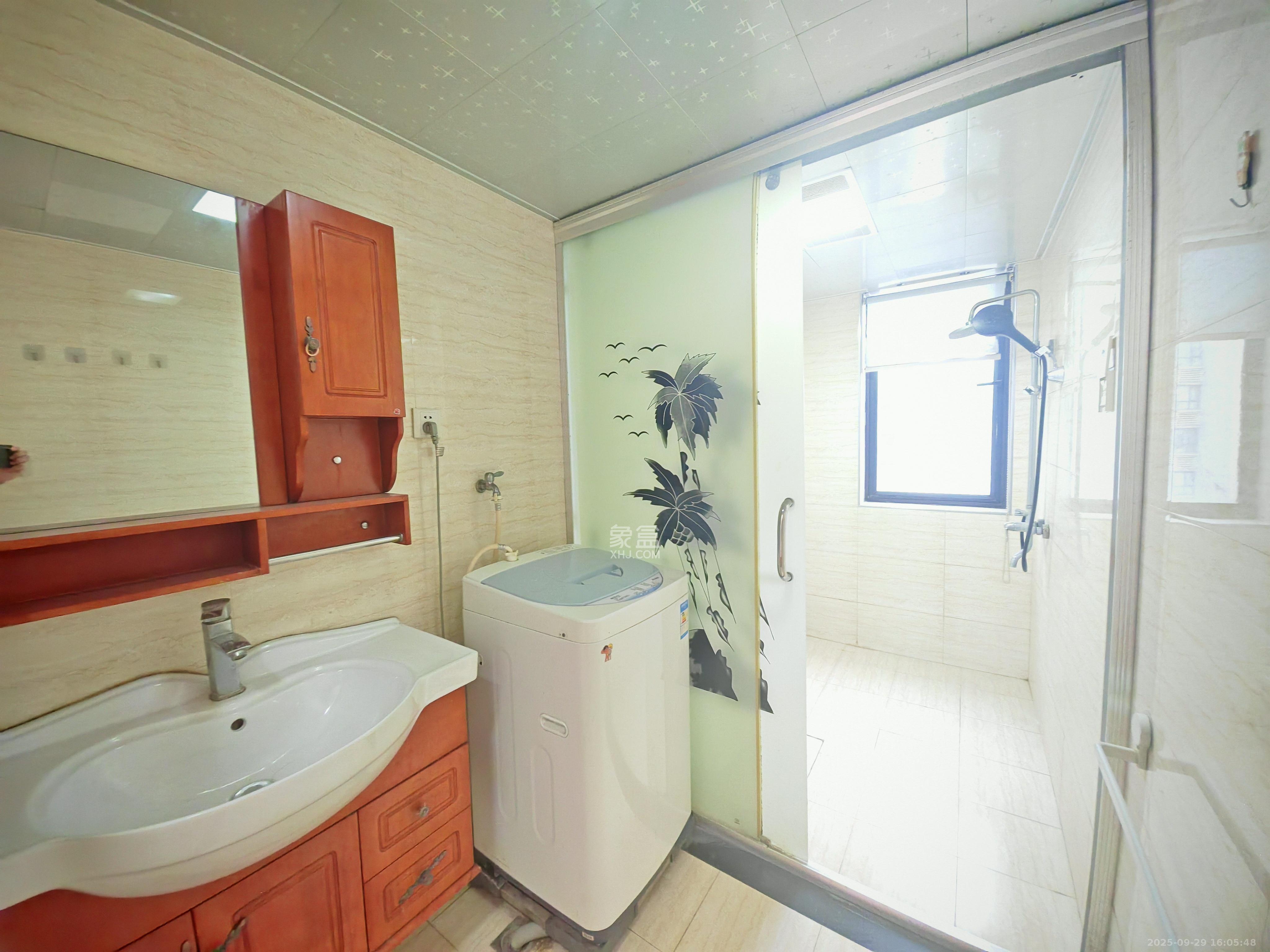 莱茵城  3室2厅2卫    2200.0元/月室内图