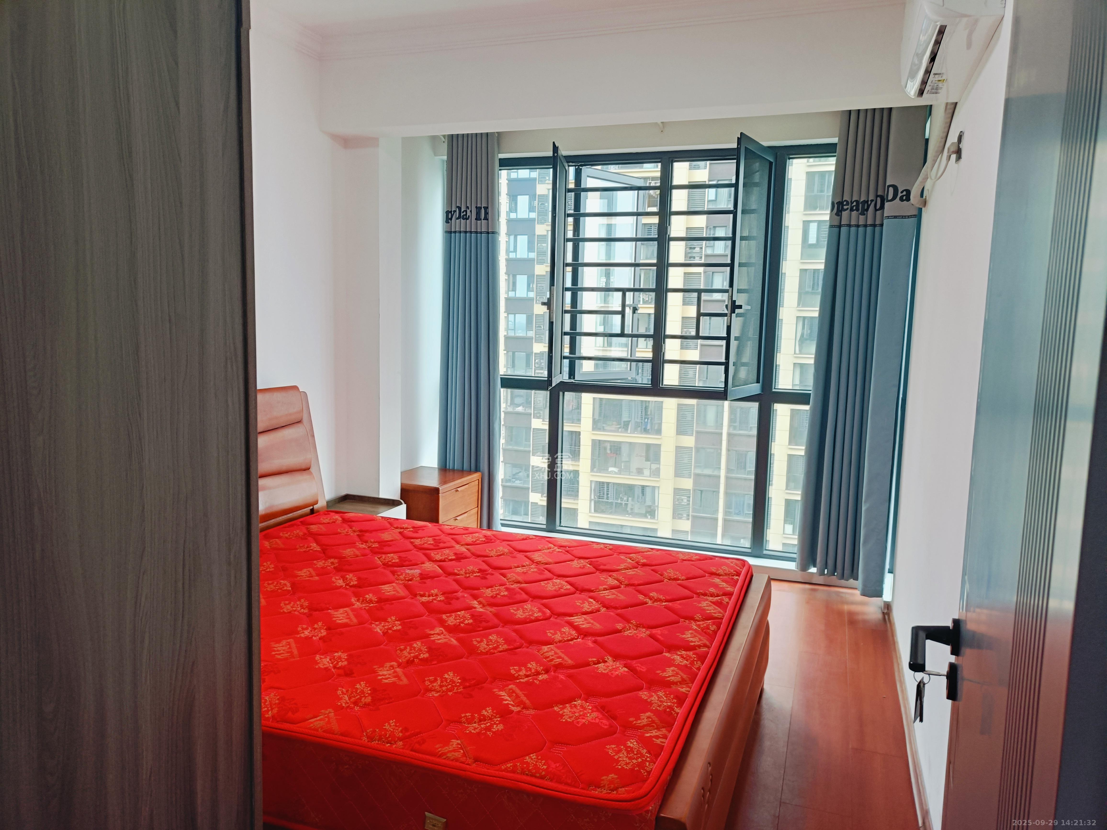 日盛湖湘花苑 3室2厅2卫 2400.0元/月 日盛湖湘花苑 3室2厅2卫 2400.0元/月室内图