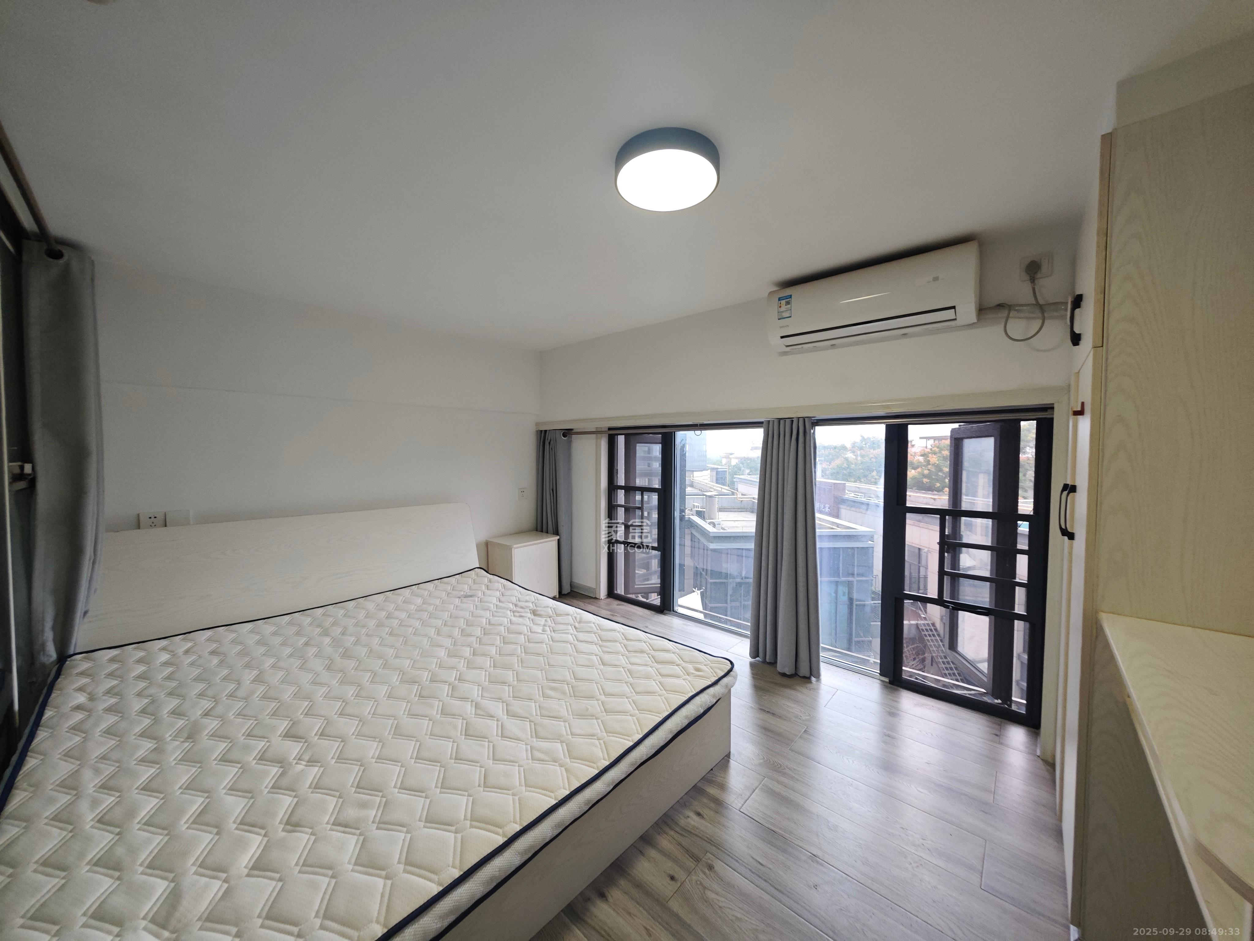 藏珑湖上公馆 2室1厅1卫 2300.0元/月 藏珑湖上公馆 2室1厅1卫 2300.0元/月室内图