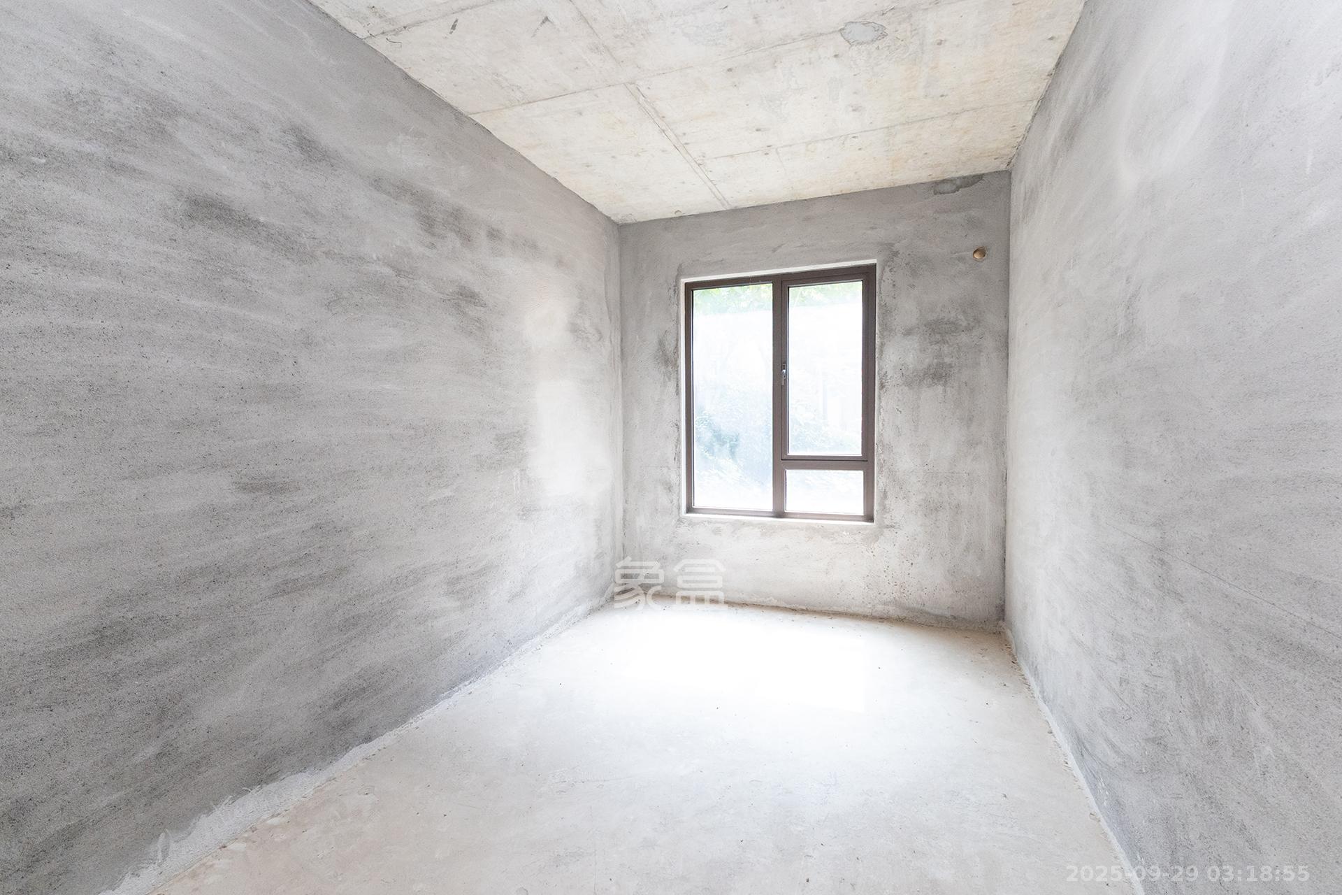 龙湖璟宸原著(龙湖紫宸) 4室2厅2卫 228.0万 龙湖璟宸原著(龙湖紫宸) 4室2厅2卫 228.0万卧室