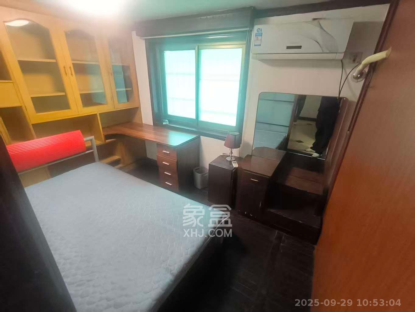 小瀛洲13号小区  4室2厅2卫    2500.0元/月室内图