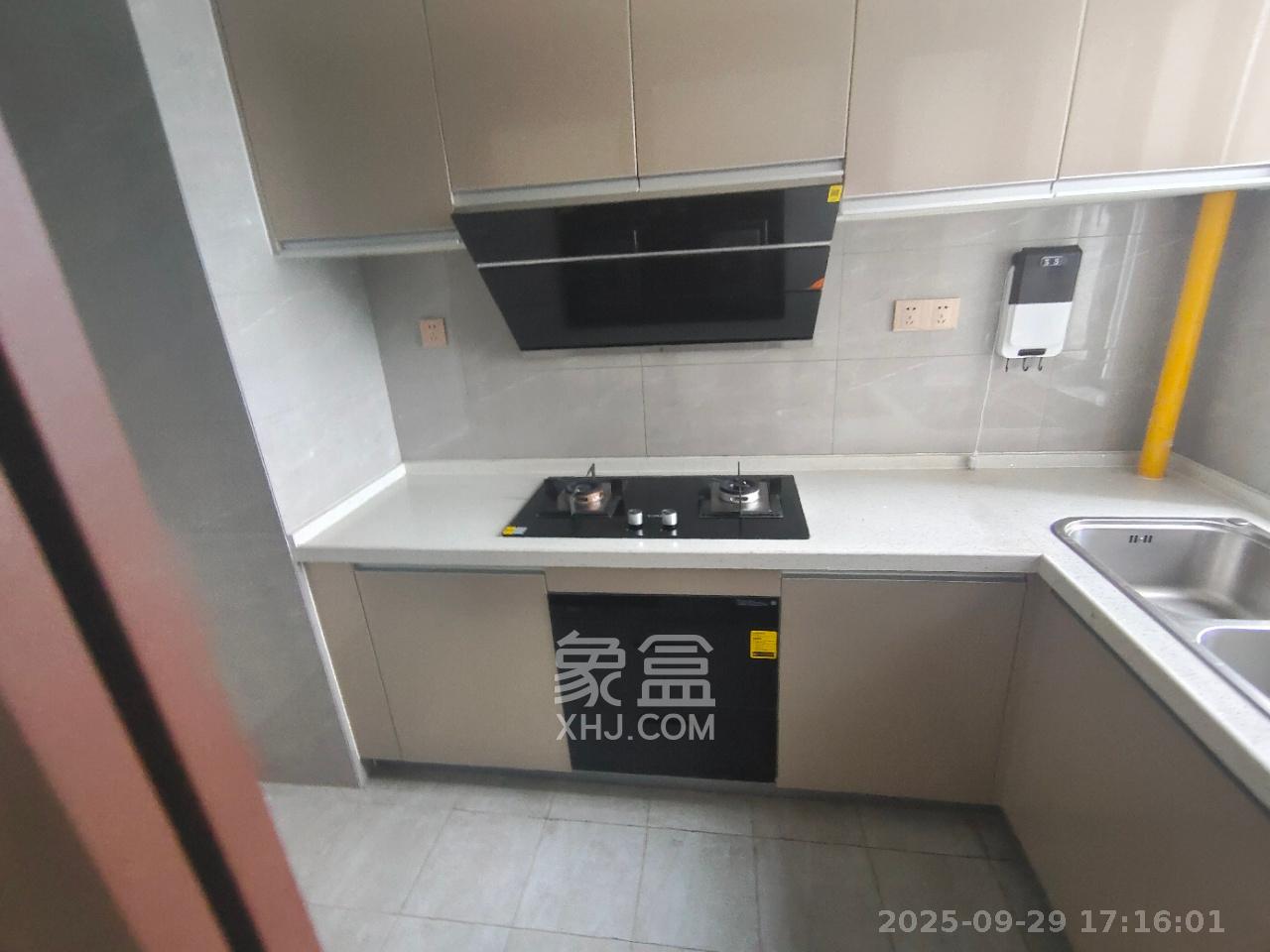 绿地长沙城际空间站（柏仕佳苑）  4室2厅2卫   3500.00元/月室内图