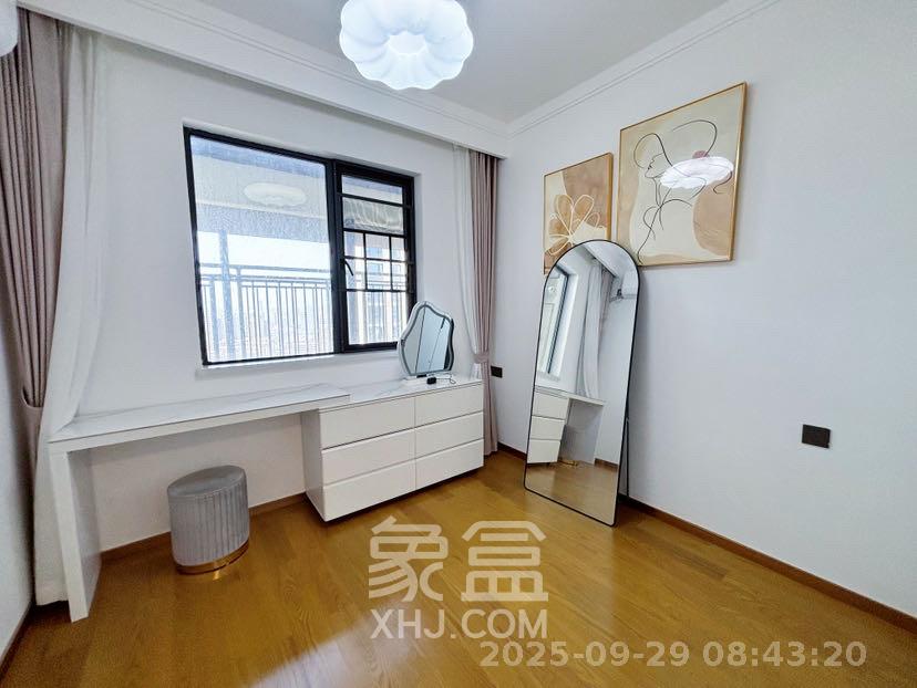 旭辉雨花郡  3室2厅2卫   4500.00元/月室内图