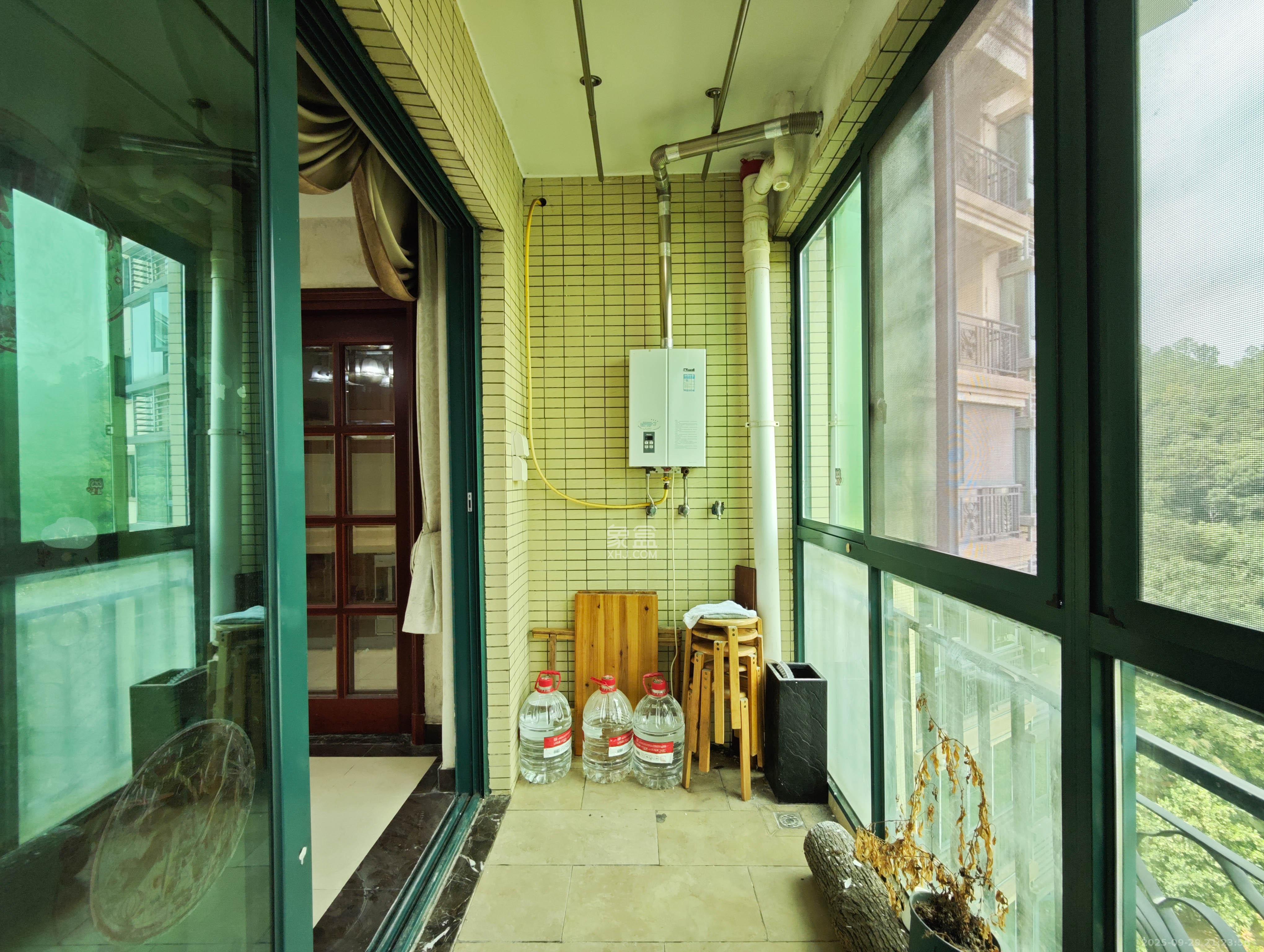 恒大城 5室2厅3卫 128.0万 恒大城 5室2厅3卫 128.0万阳台