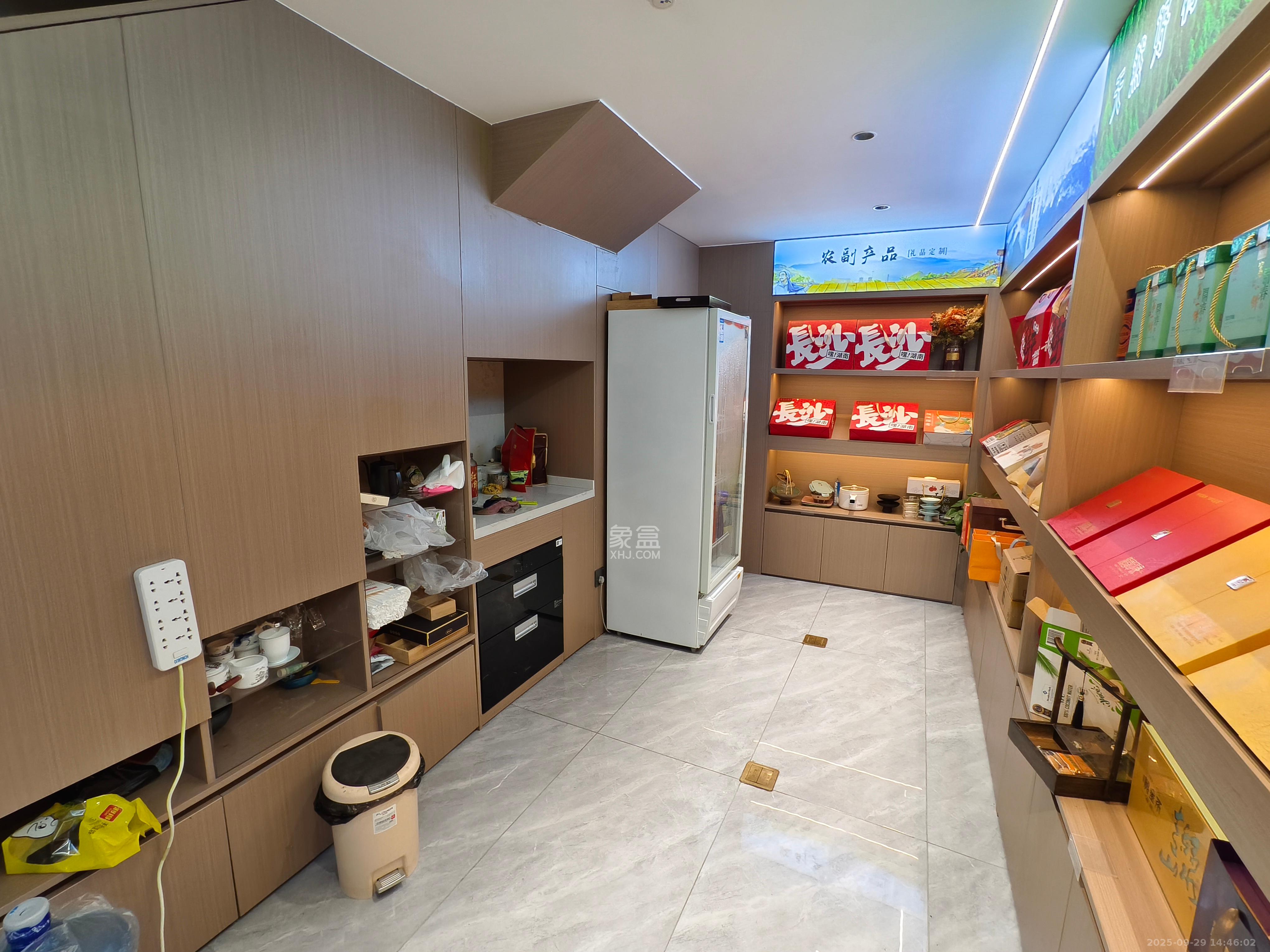 招商华发天汇   97.61㎡      9500.0元/月室内图